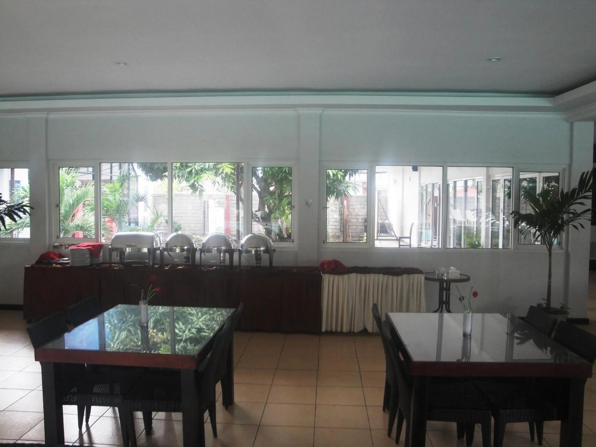 Restaurant/places to eat in Jazz Hotel Palu