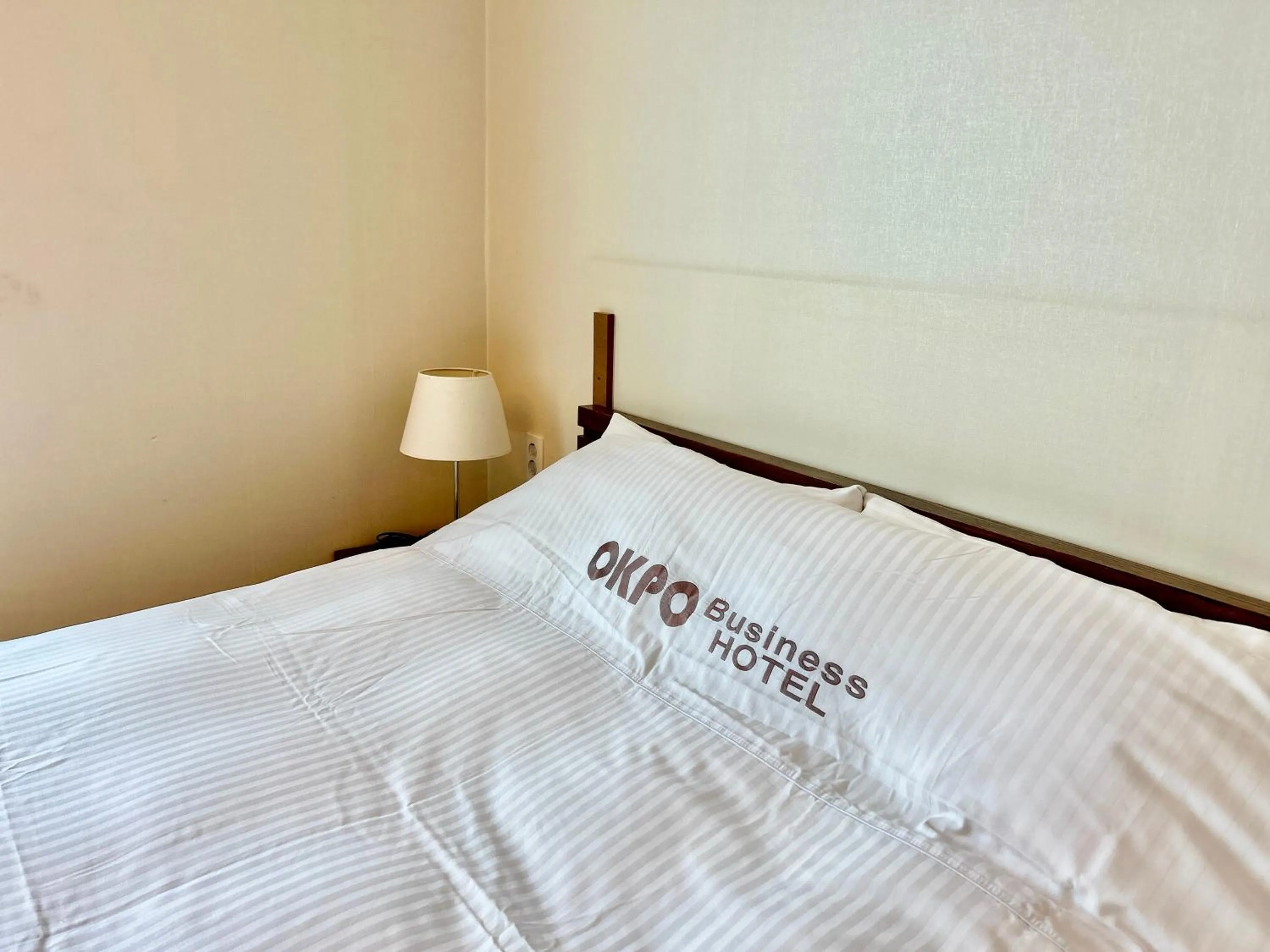 Bed in Okpo business hotel