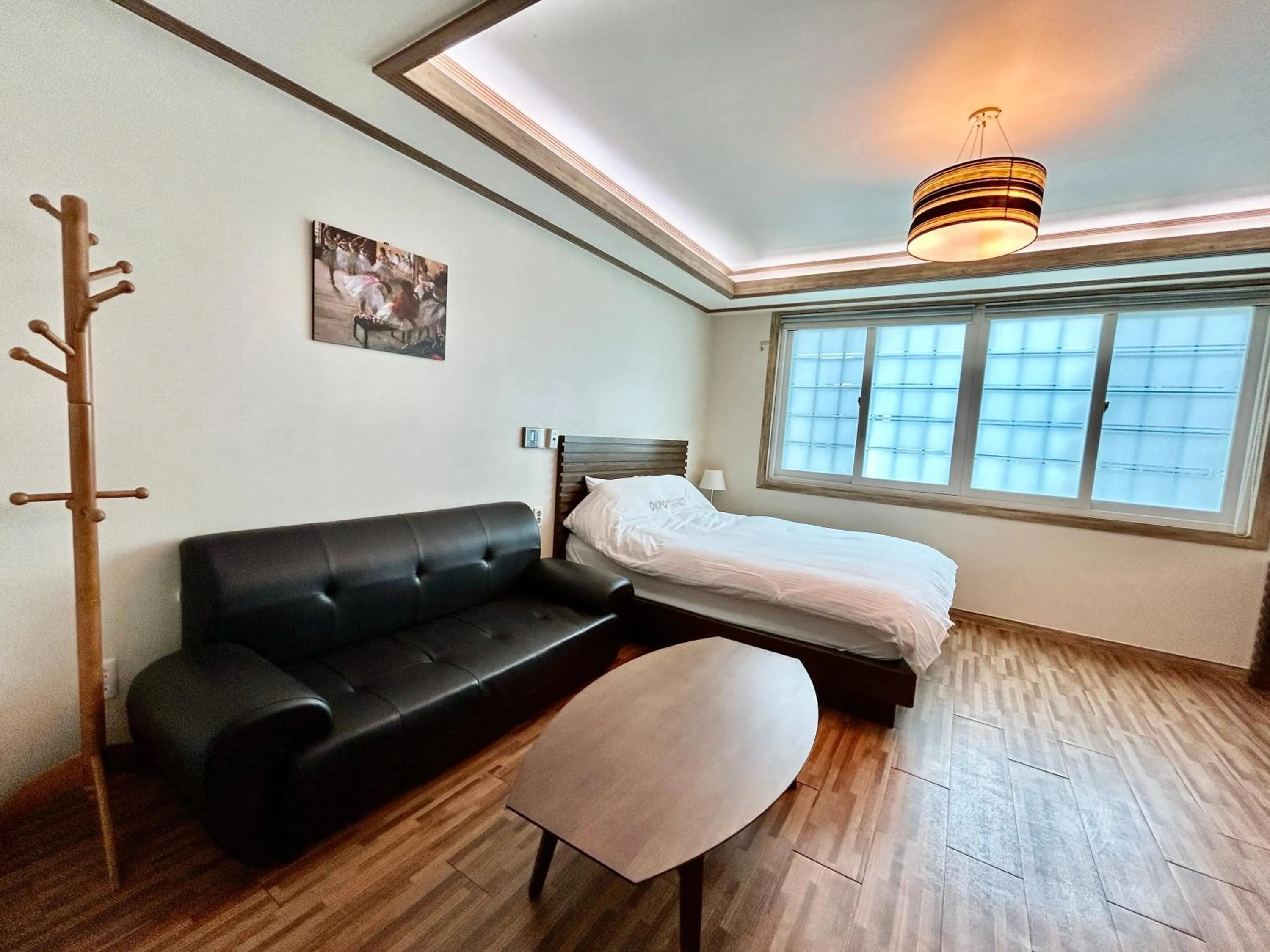 Bed in Okpo business hotel