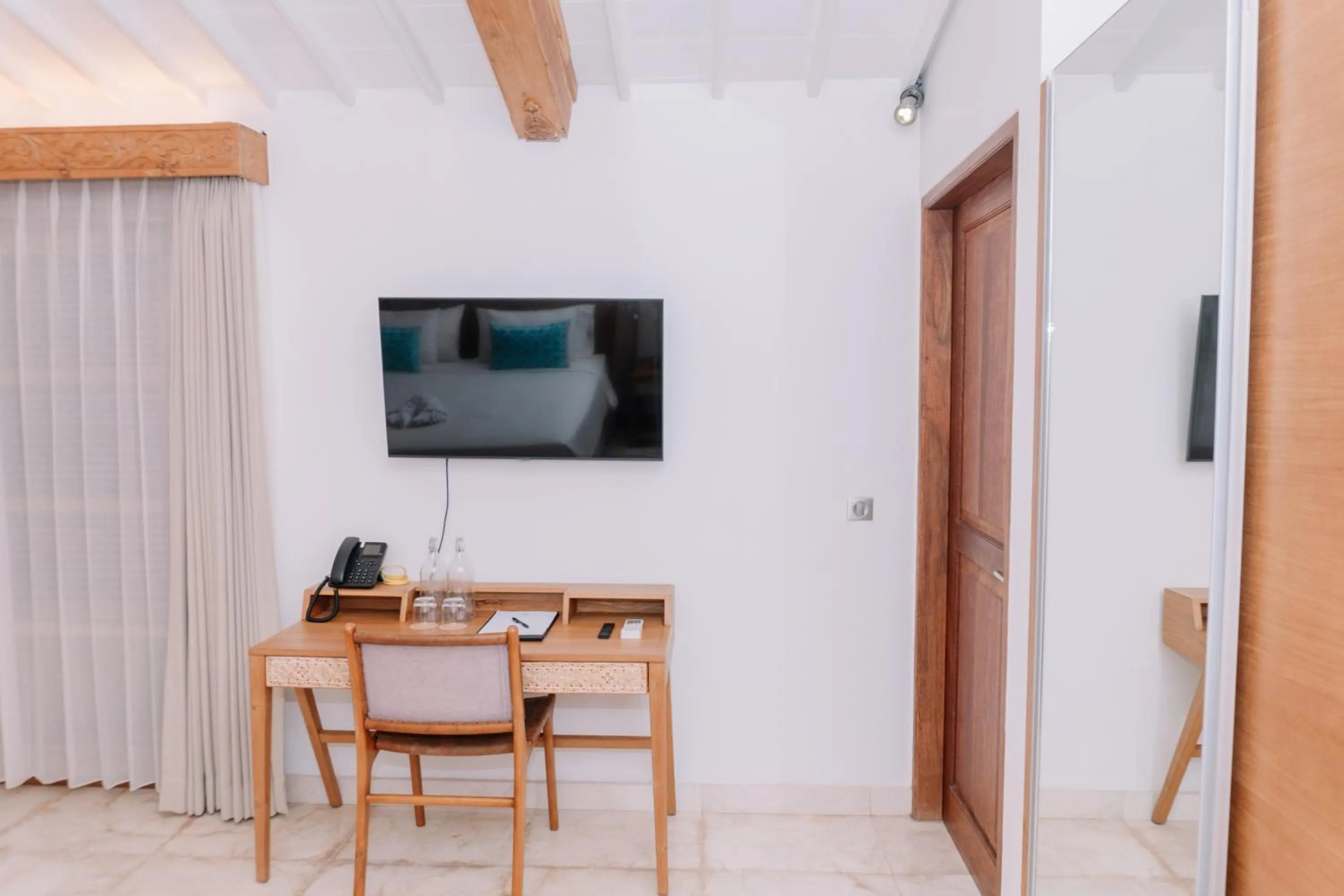 TV and multimedia in Eliana Resort And Spa