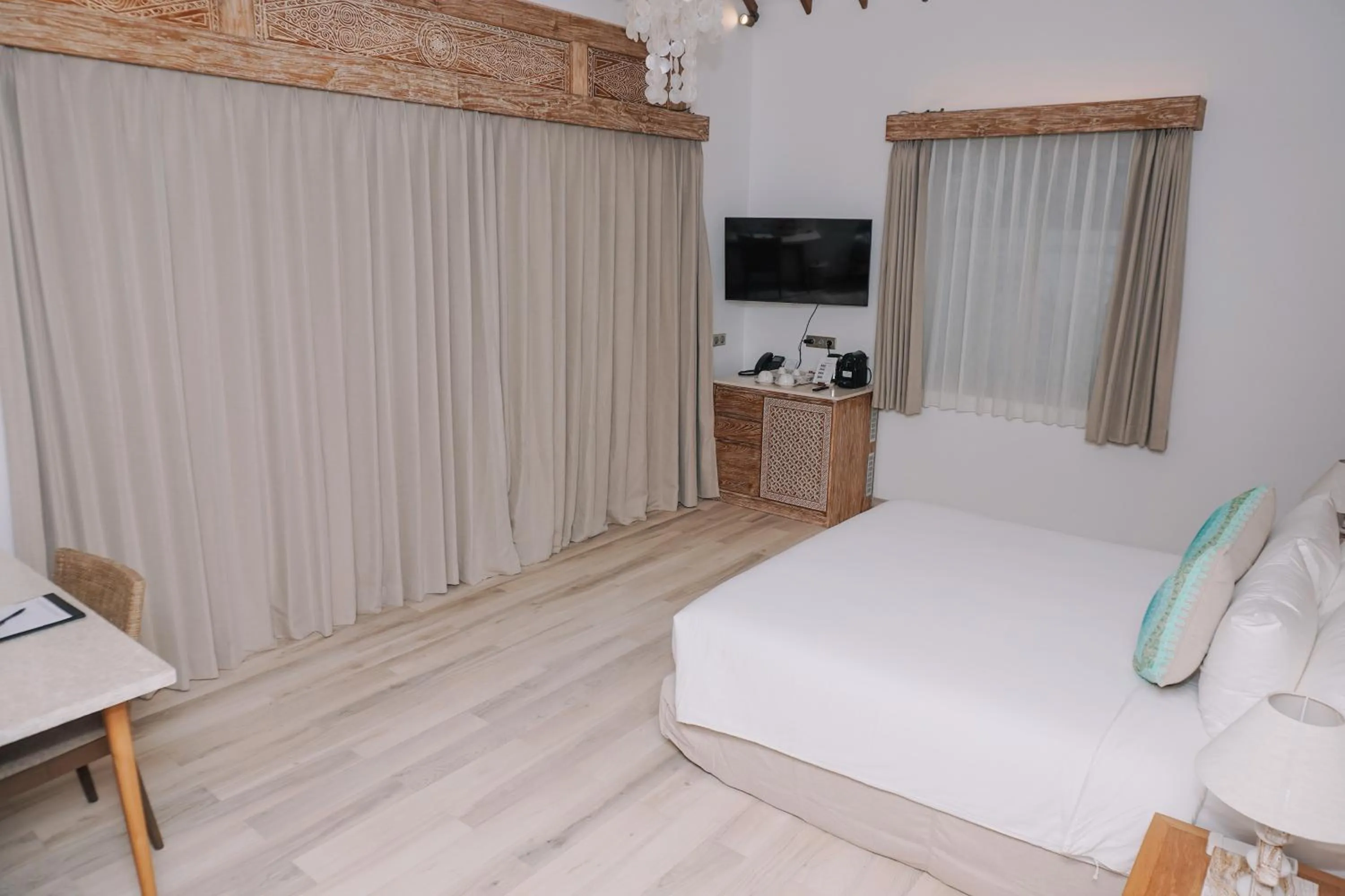Property building, Bed in Eliana Resort And Spa