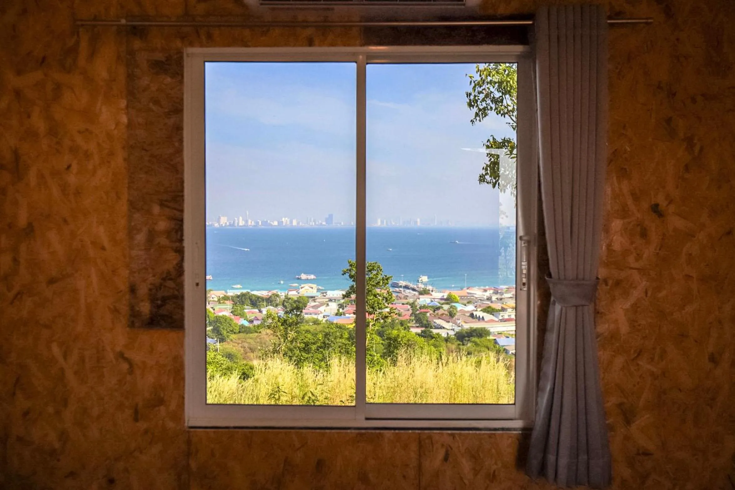 Parinya Hill Homestay & Cafe Koh Larn