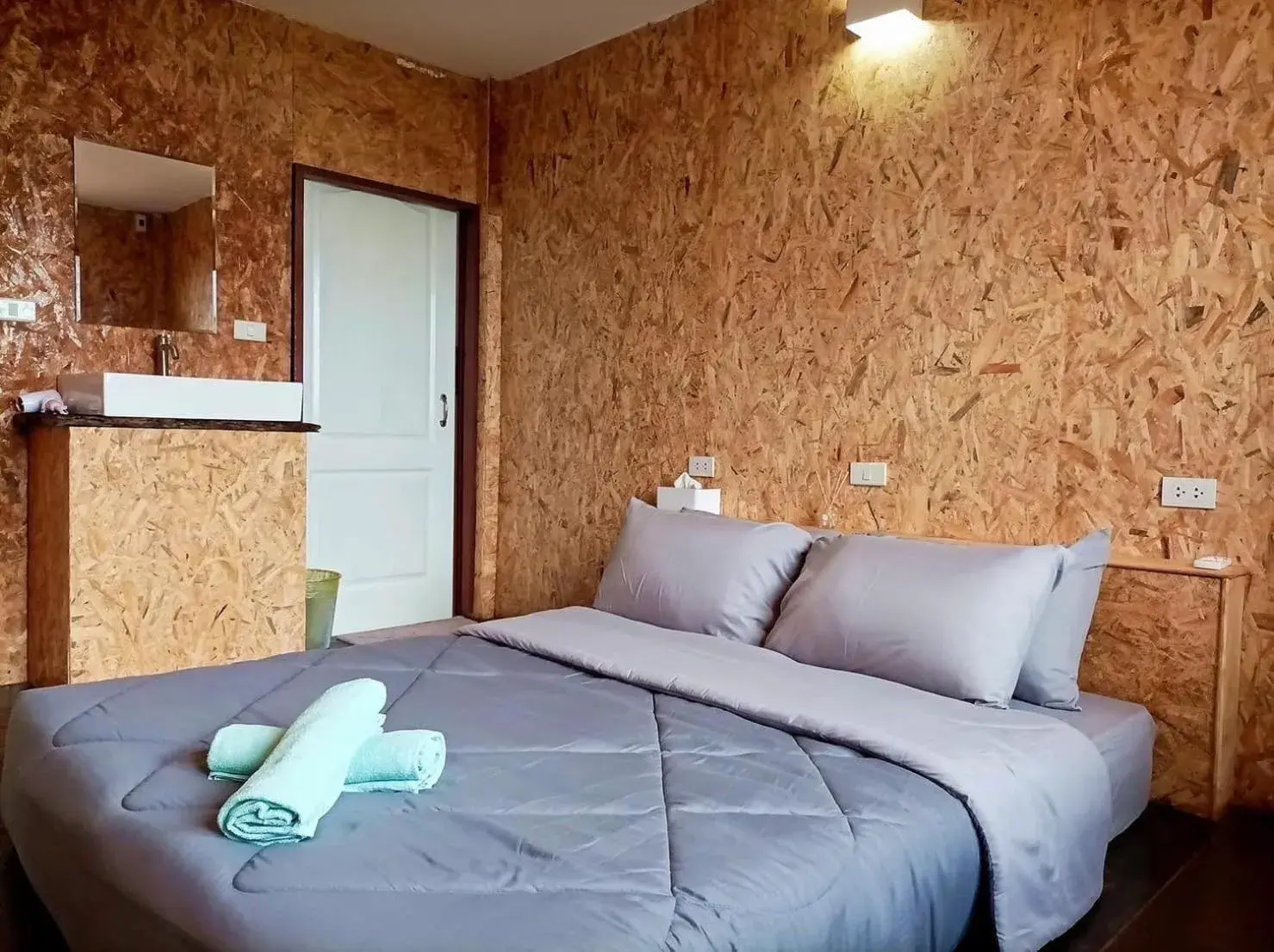 Double Room with Sea View in Parinya Hill Homestay & Cafe Koh Larn Double Room with Sea View in Parinya Hill Homestay & Cafe Koh Larn