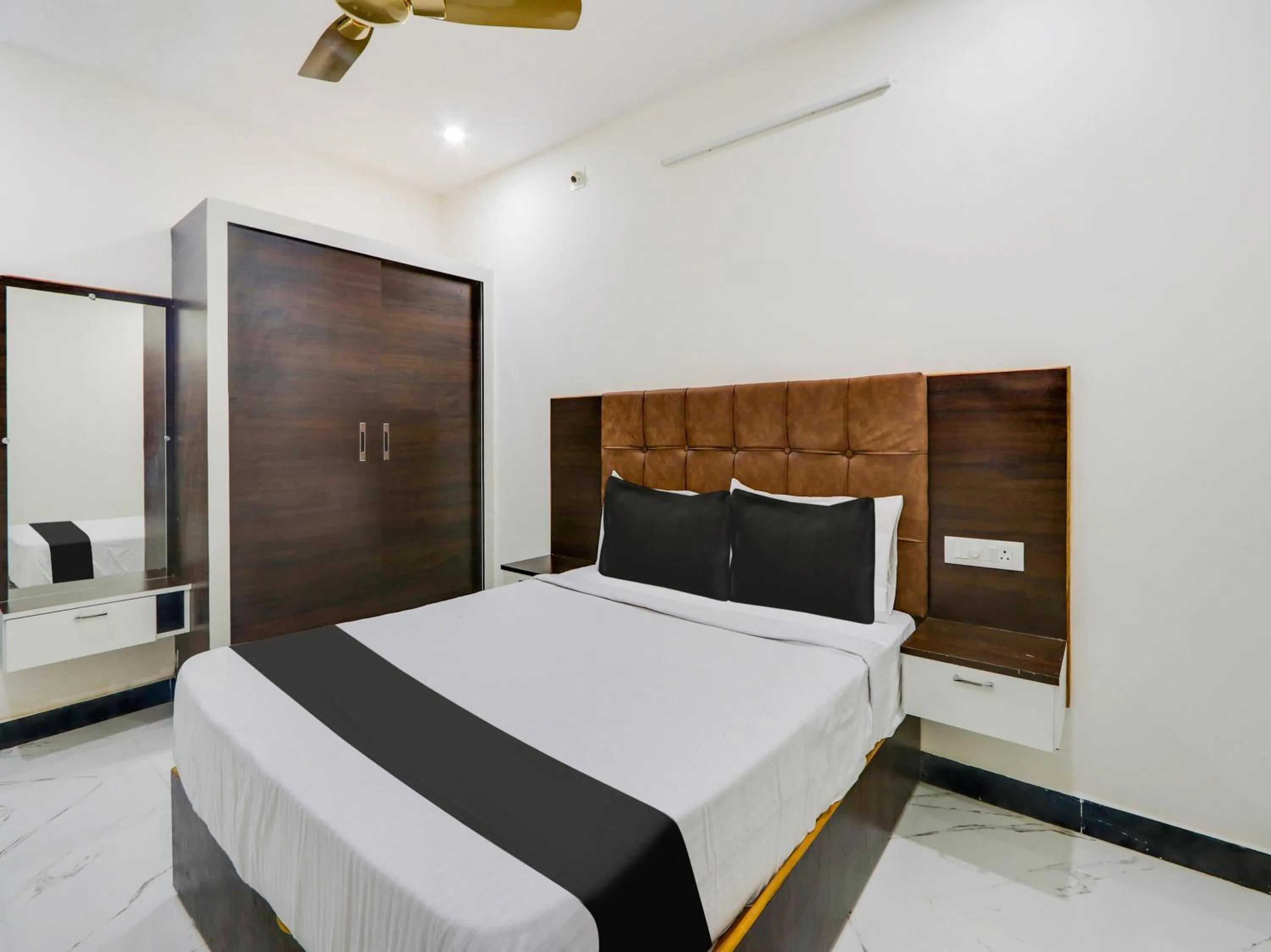 Facade/entrance, Bed in Super Hotel O Arjun Residency