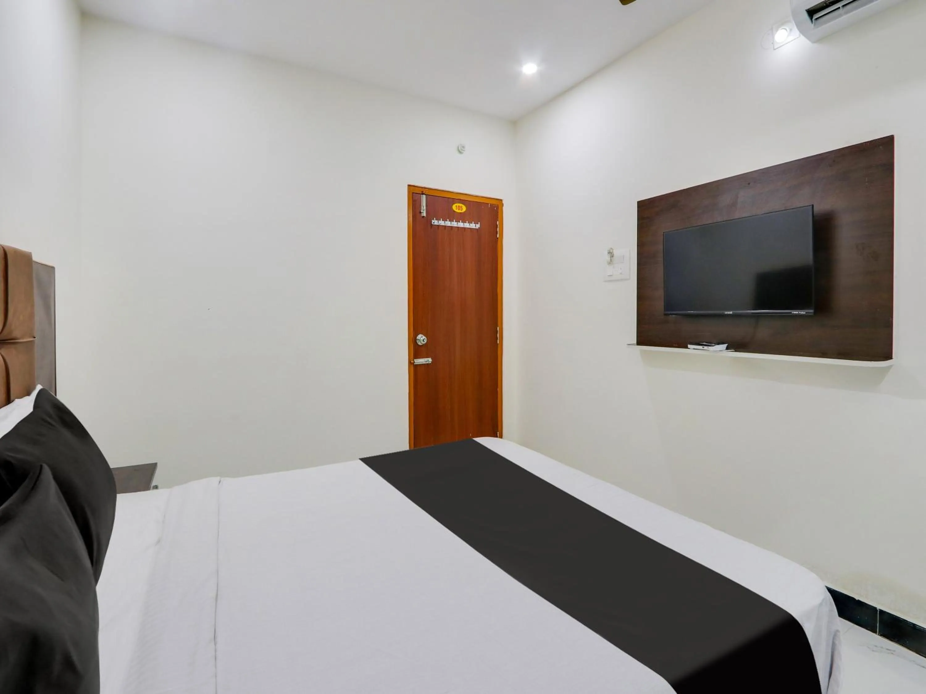 Bedroom, Bed in Super Hotel O Arjun Residency