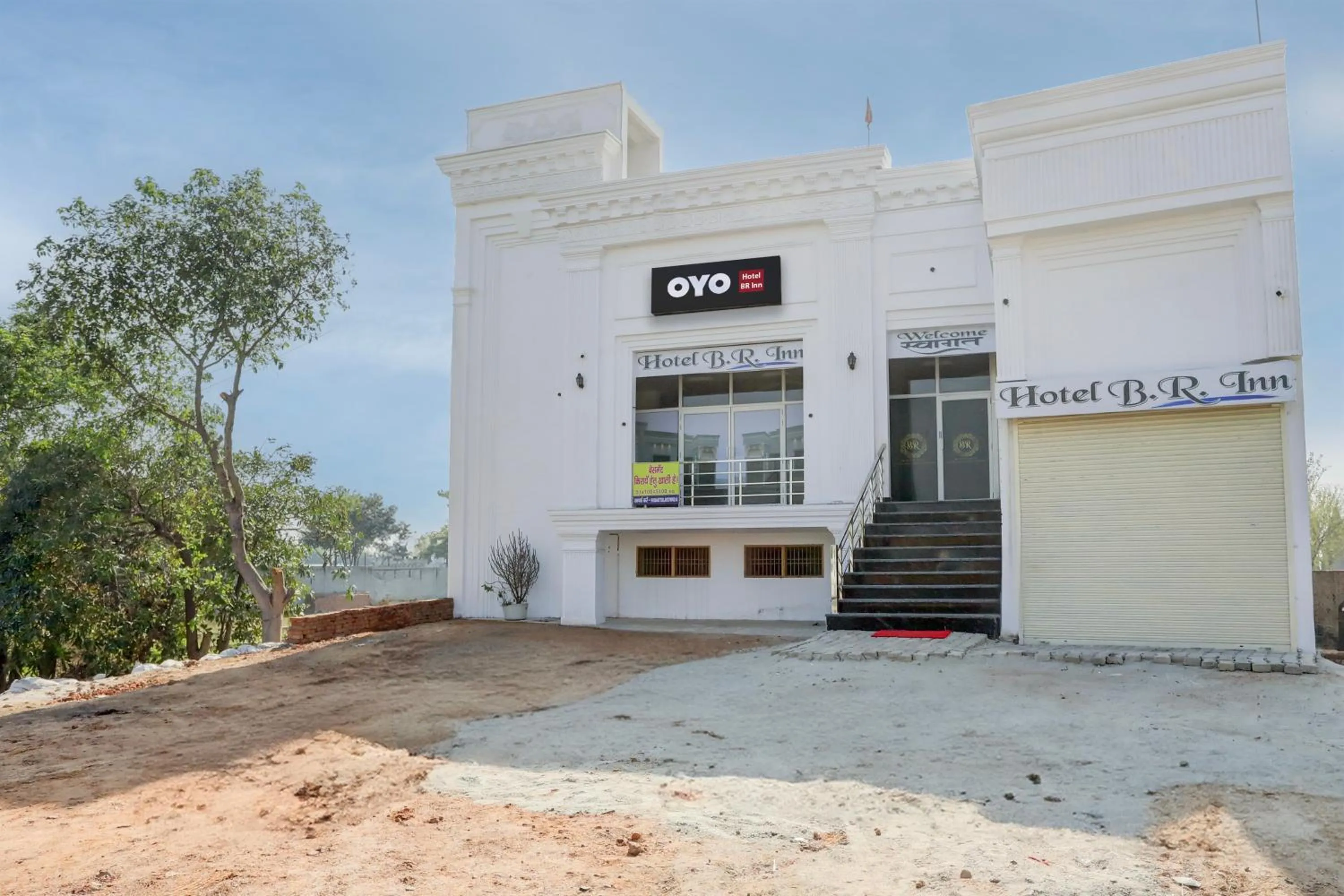 Facade/entrance in Hotel O BR INN