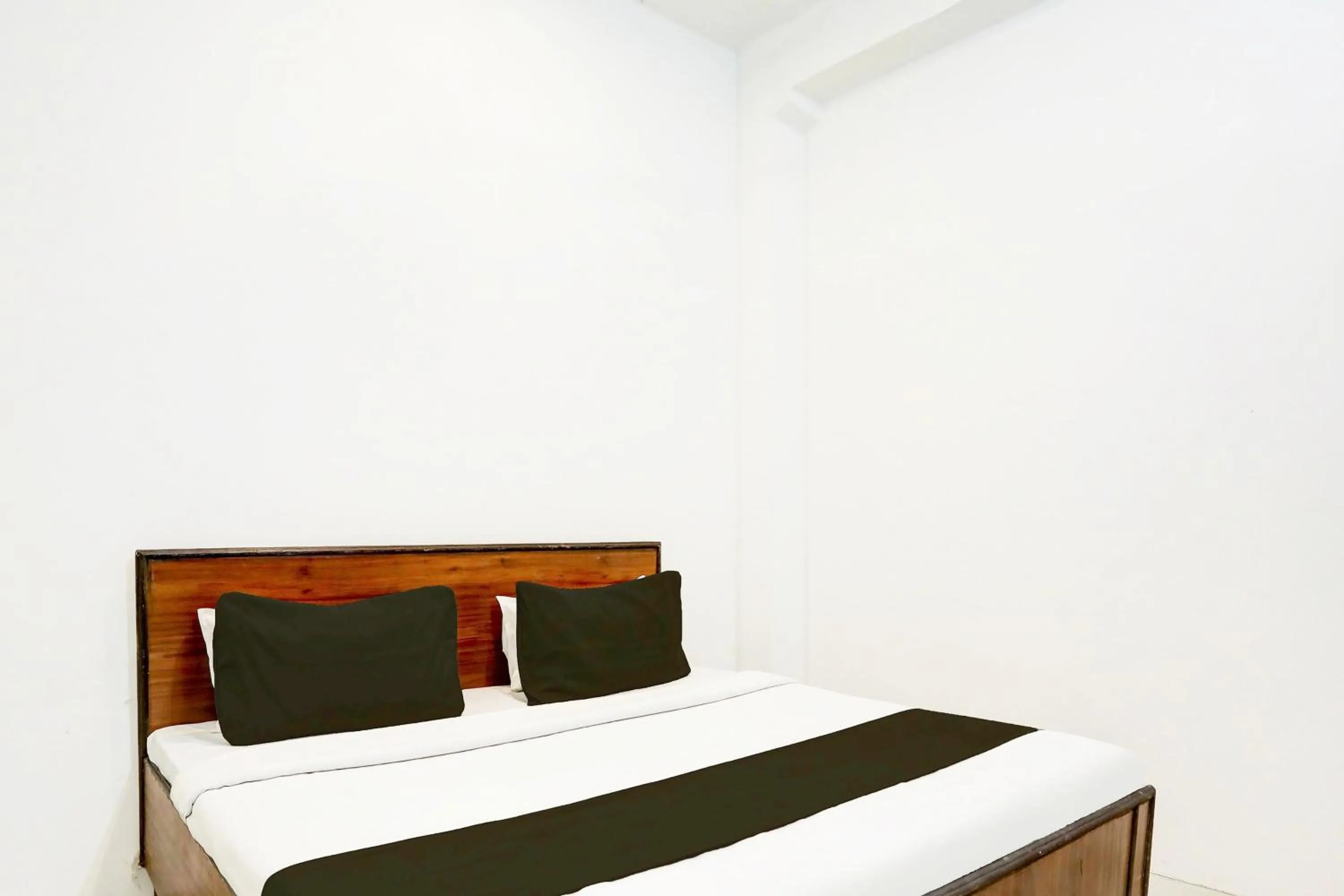 Bathroom in Hotel O D.K. PALACE HOTEL & ROOMS