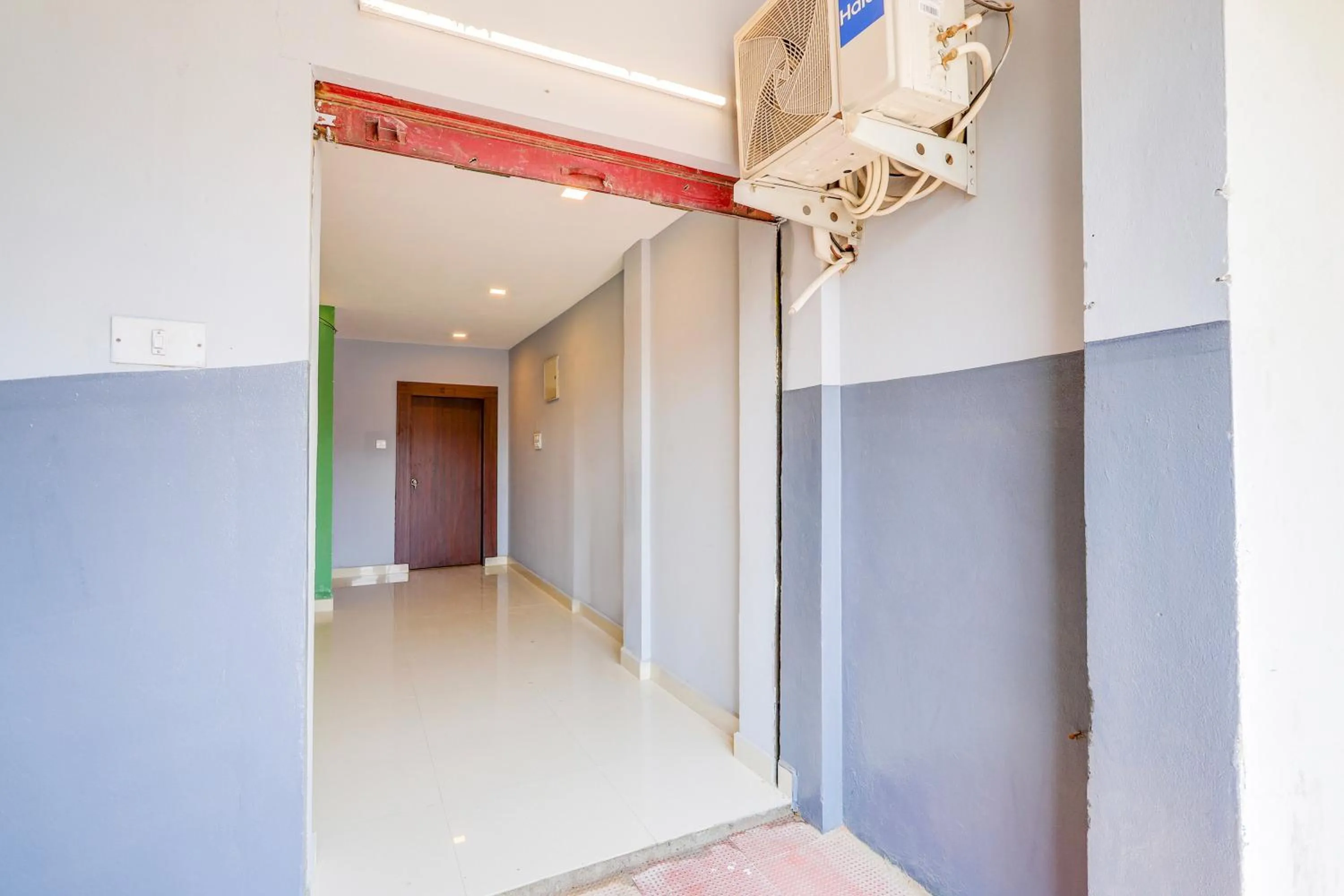 Facade/entrance in Hotel O Ragas