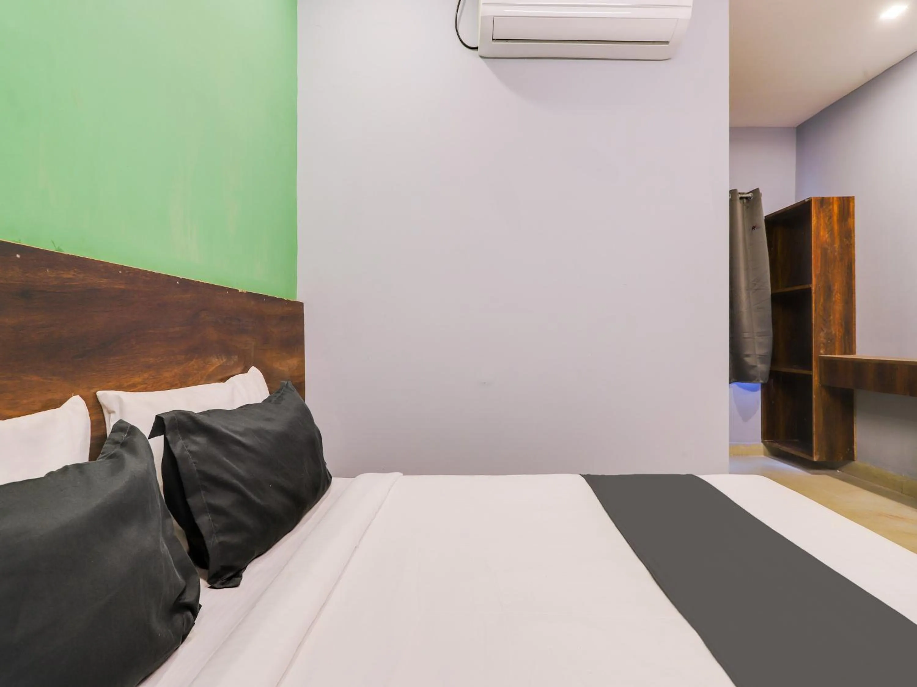 Bedroom in Hotel O Ragas