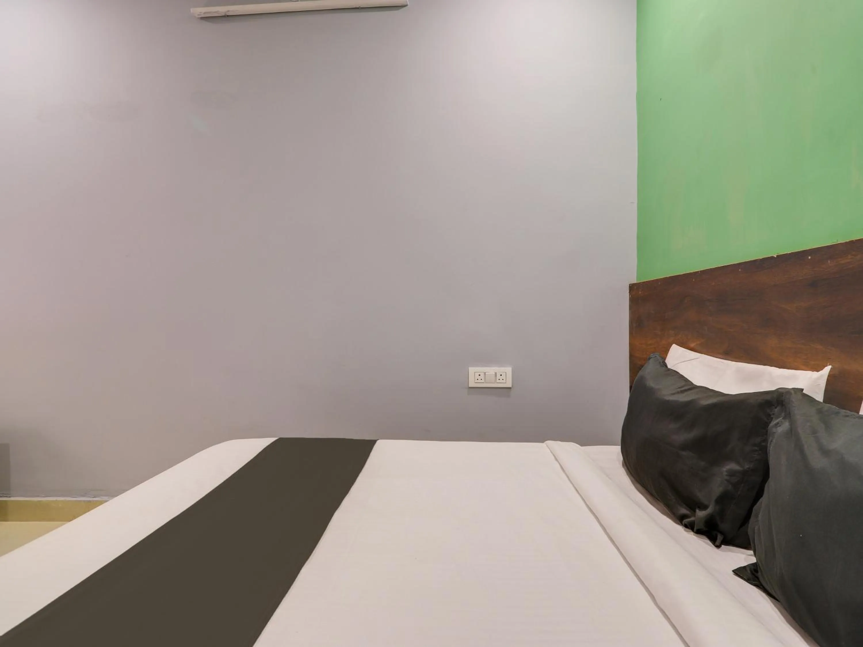 Bedroom in Hotel O Ragas