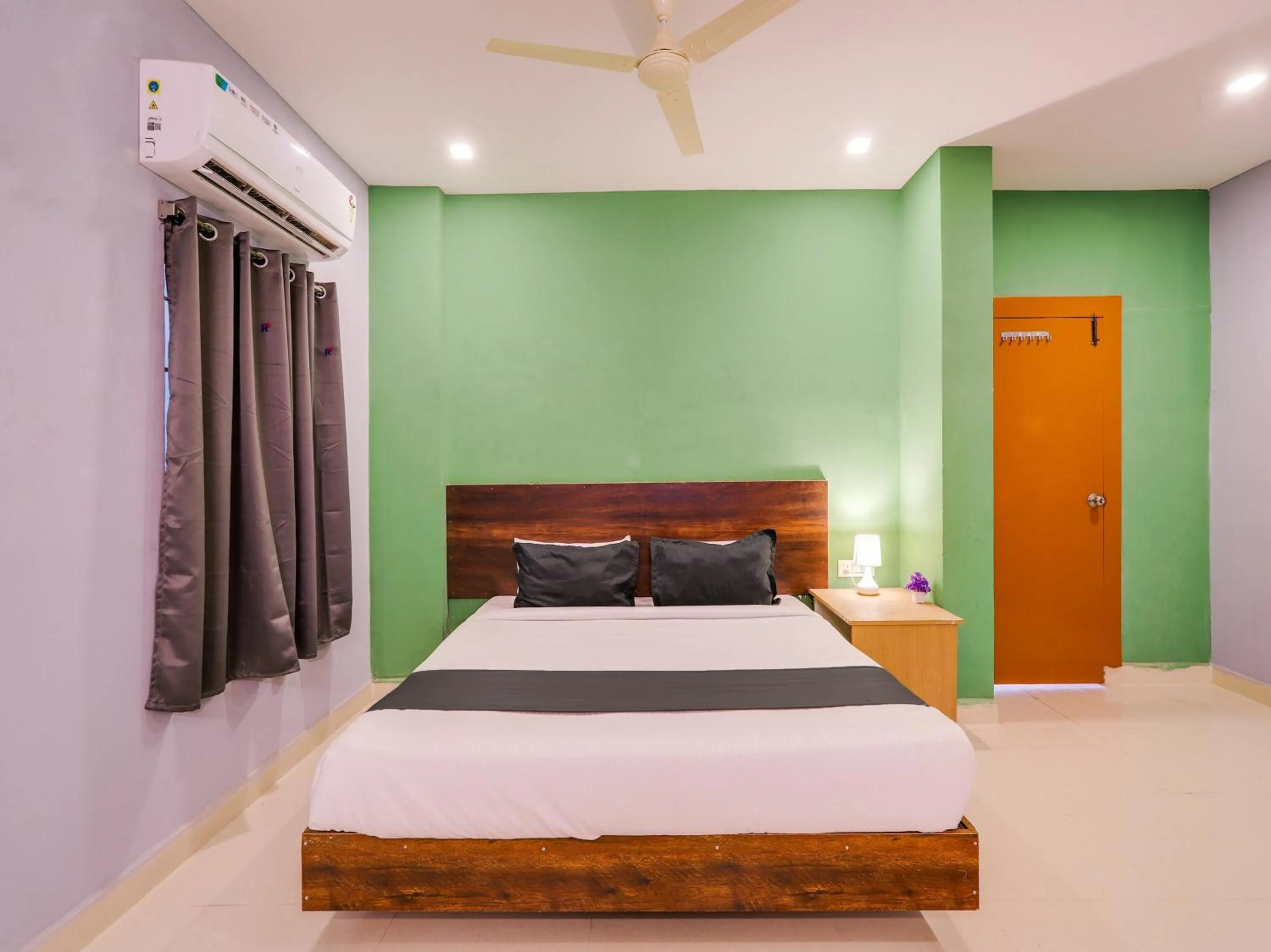 Bedroom in Hotel O Ragas