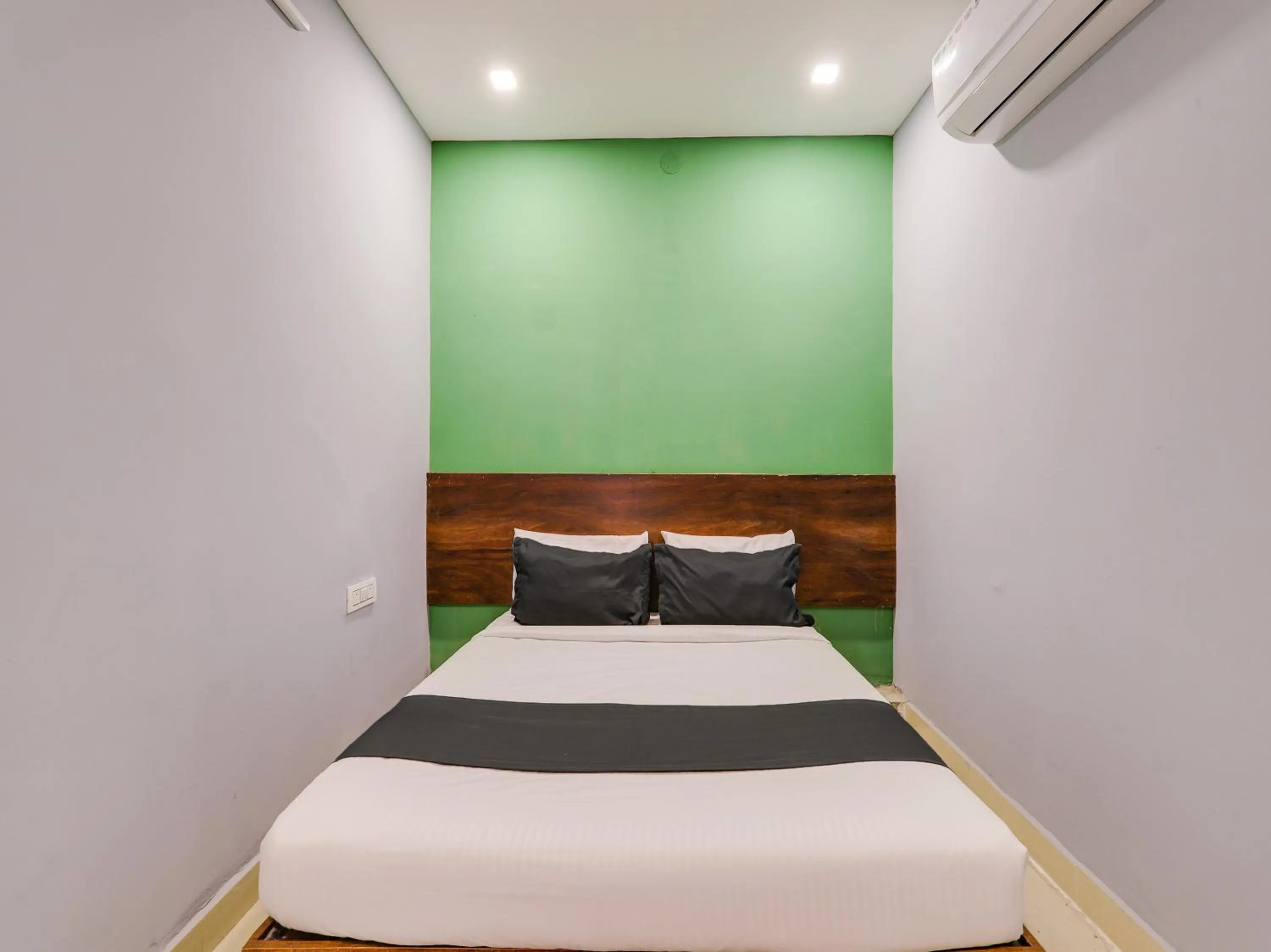 Bedroom in Hotel O Ragas