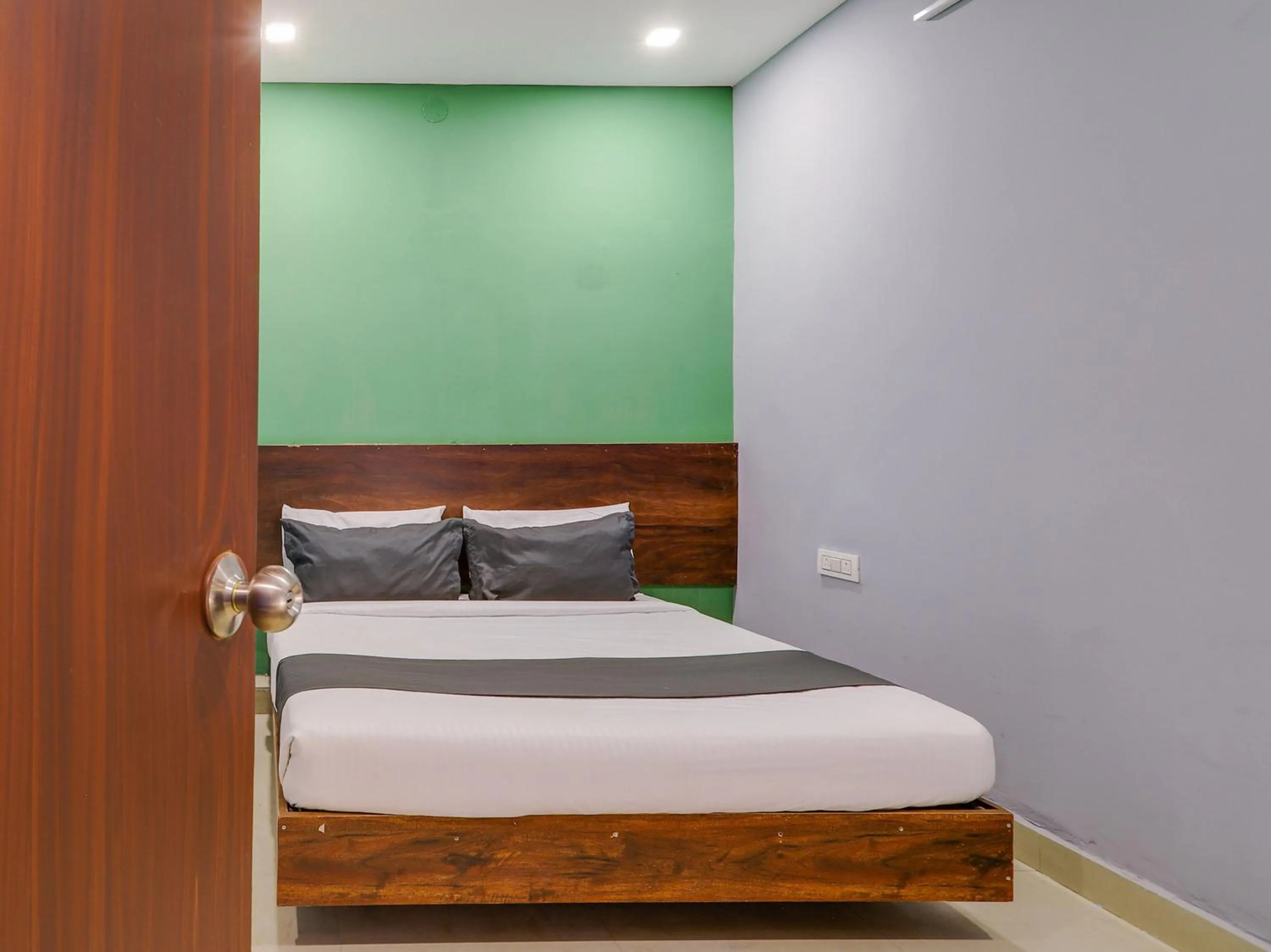 Bedroom in Hotel O Ragas