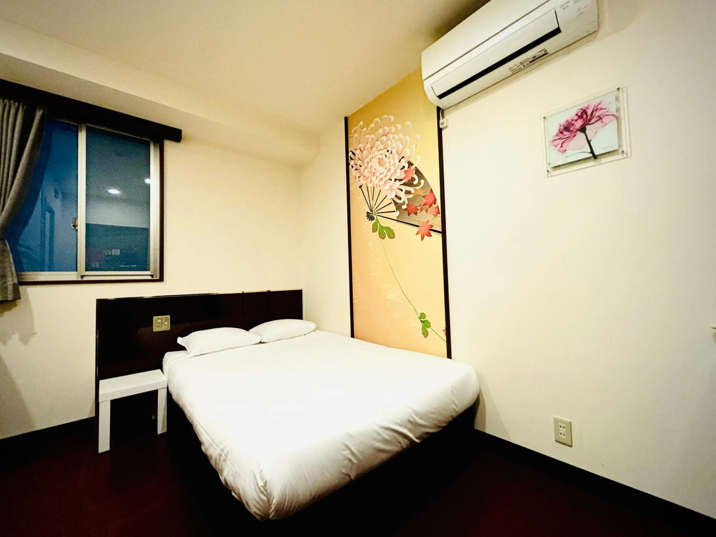 Bed in Hotel Arashi Namba No002