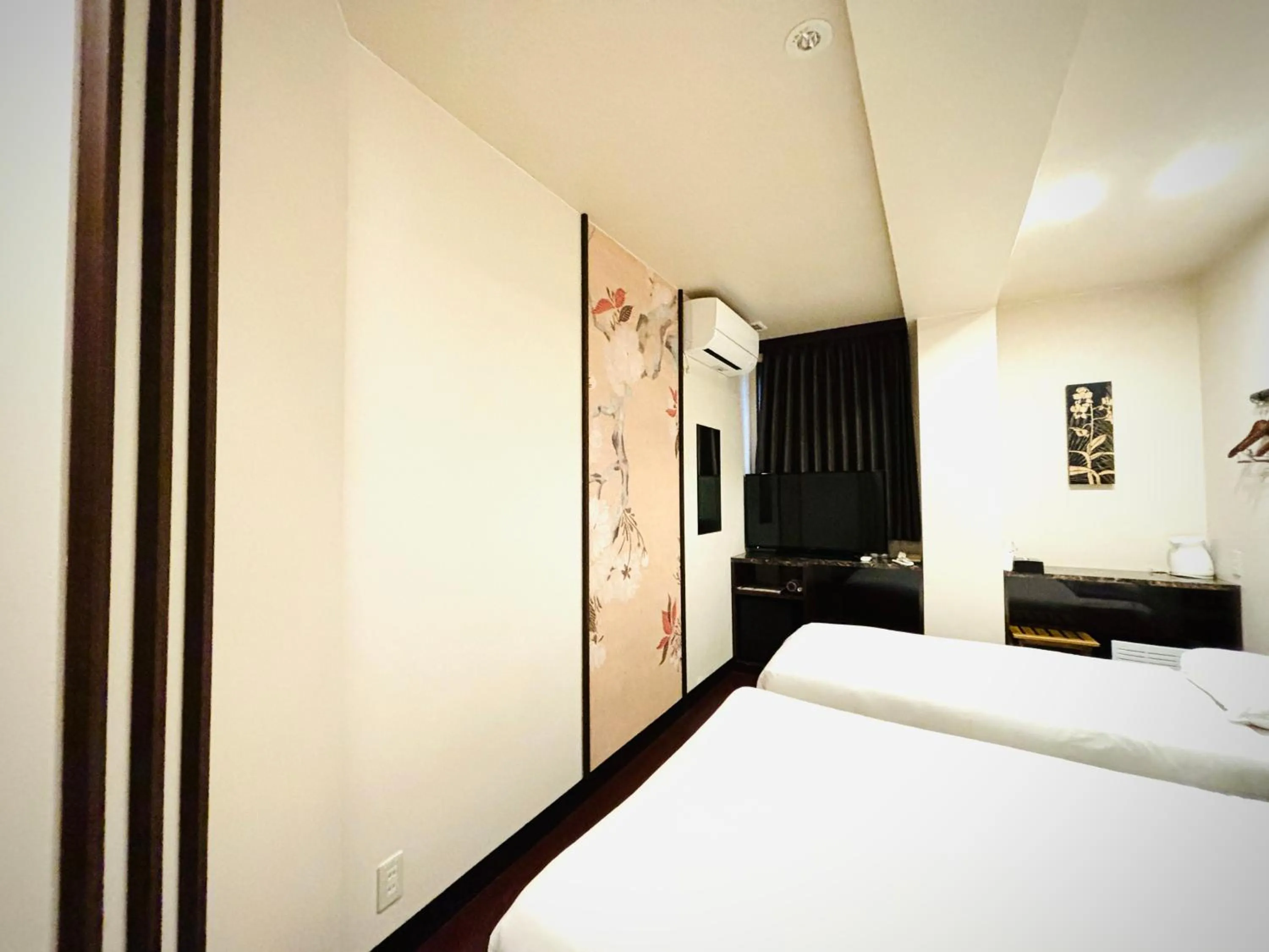 TV and multimedia, Bed in Hotel Arashi Namba No002