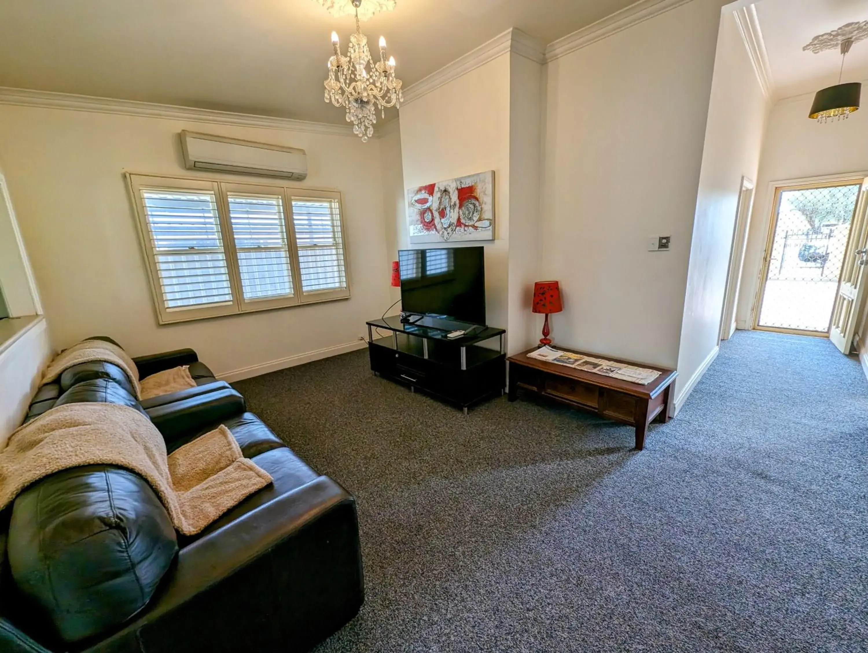 Two-Bedroom House in The Astra Broken Hill Two-Bedroom House in The Astra Broken Hill