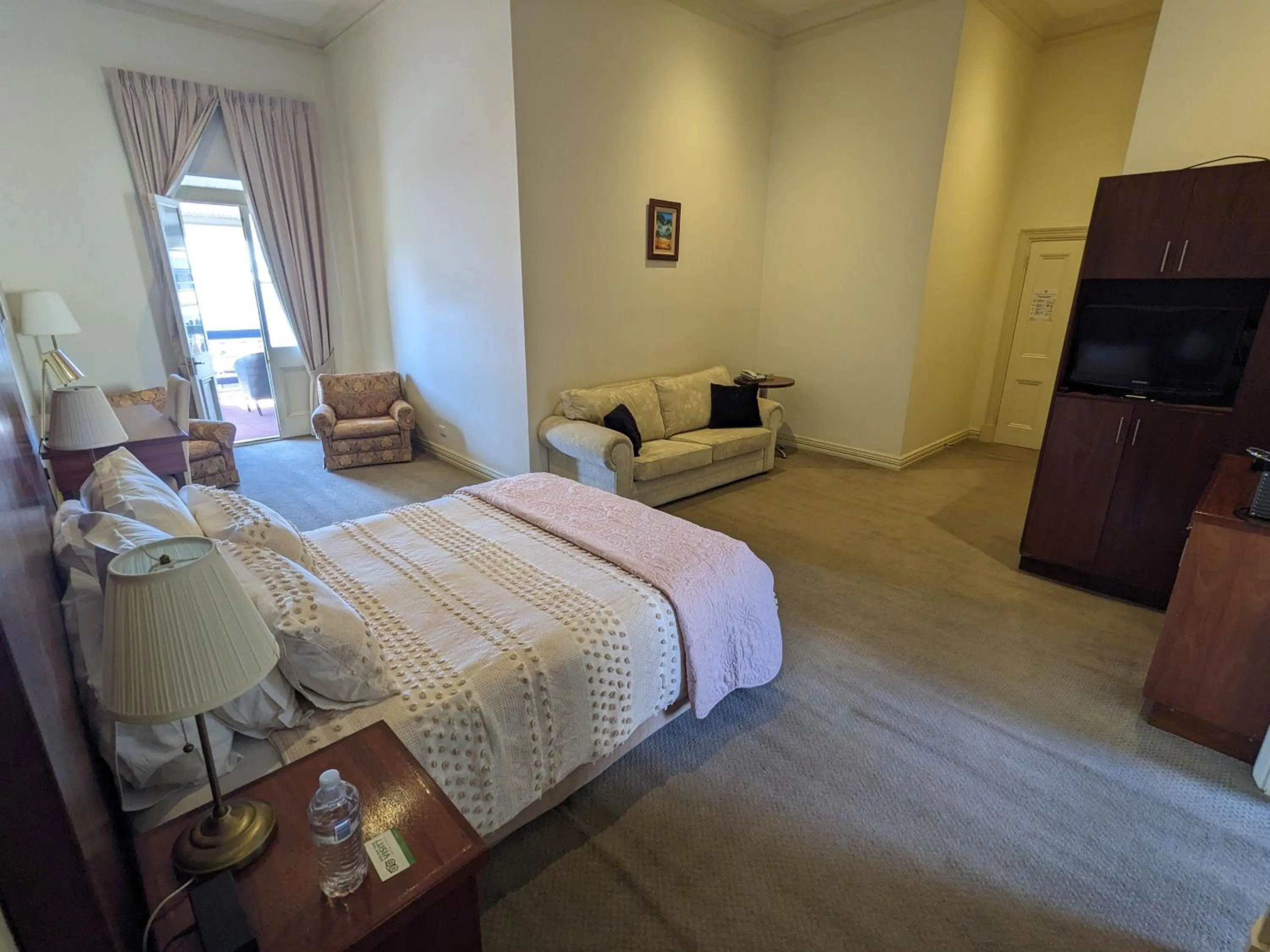 Bed in The Astra Broken Hill