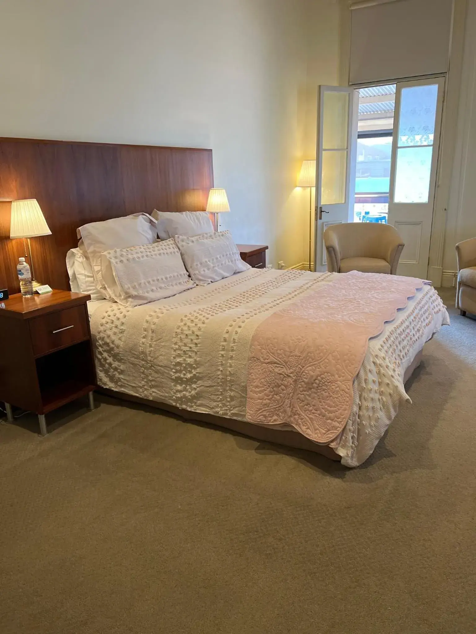 Deluxe Double Room with Balcony in The Astra Broken Hill Deluxe Double Room with Balcony in The Astra Broken Hill