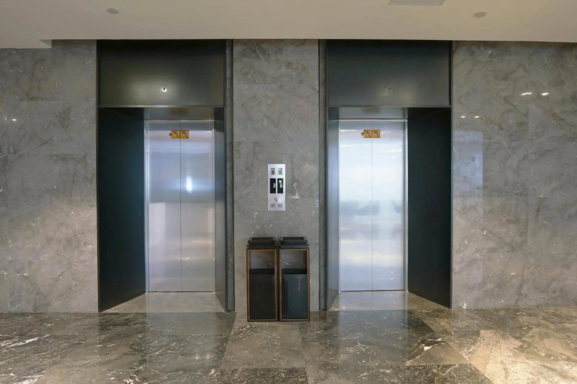 elevator in Paco Hotel Guangzhou North Railway Station