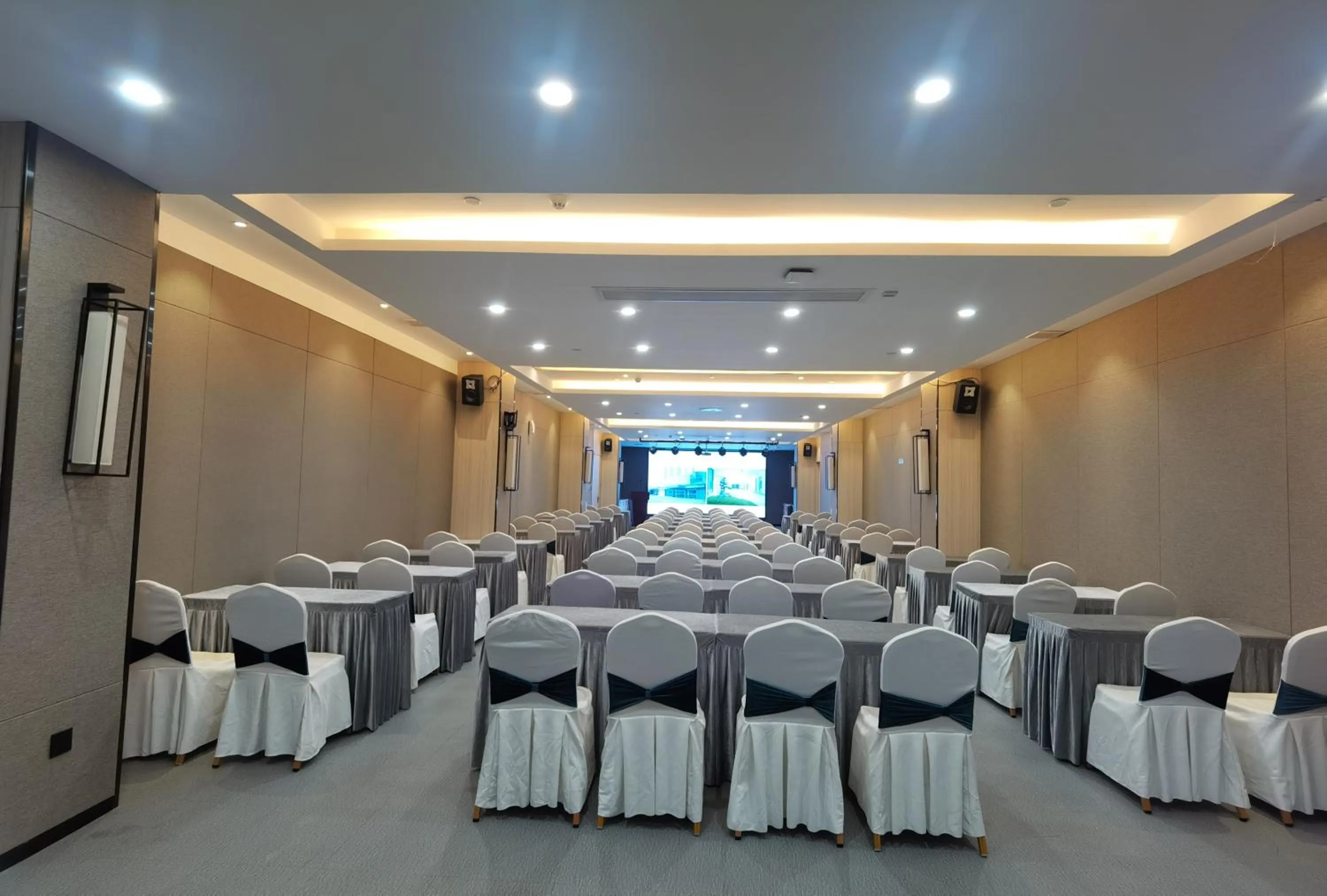 Meeting/conference room in Paco Hotel Guangzhou North Railway Station