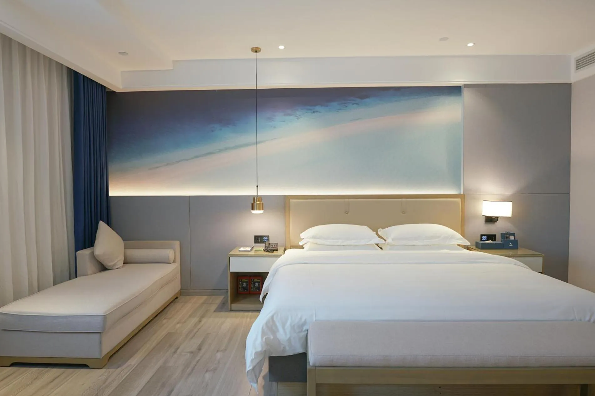 Photo of the whole room, Bed in Paco Hotel Guangzhou North Railway Station