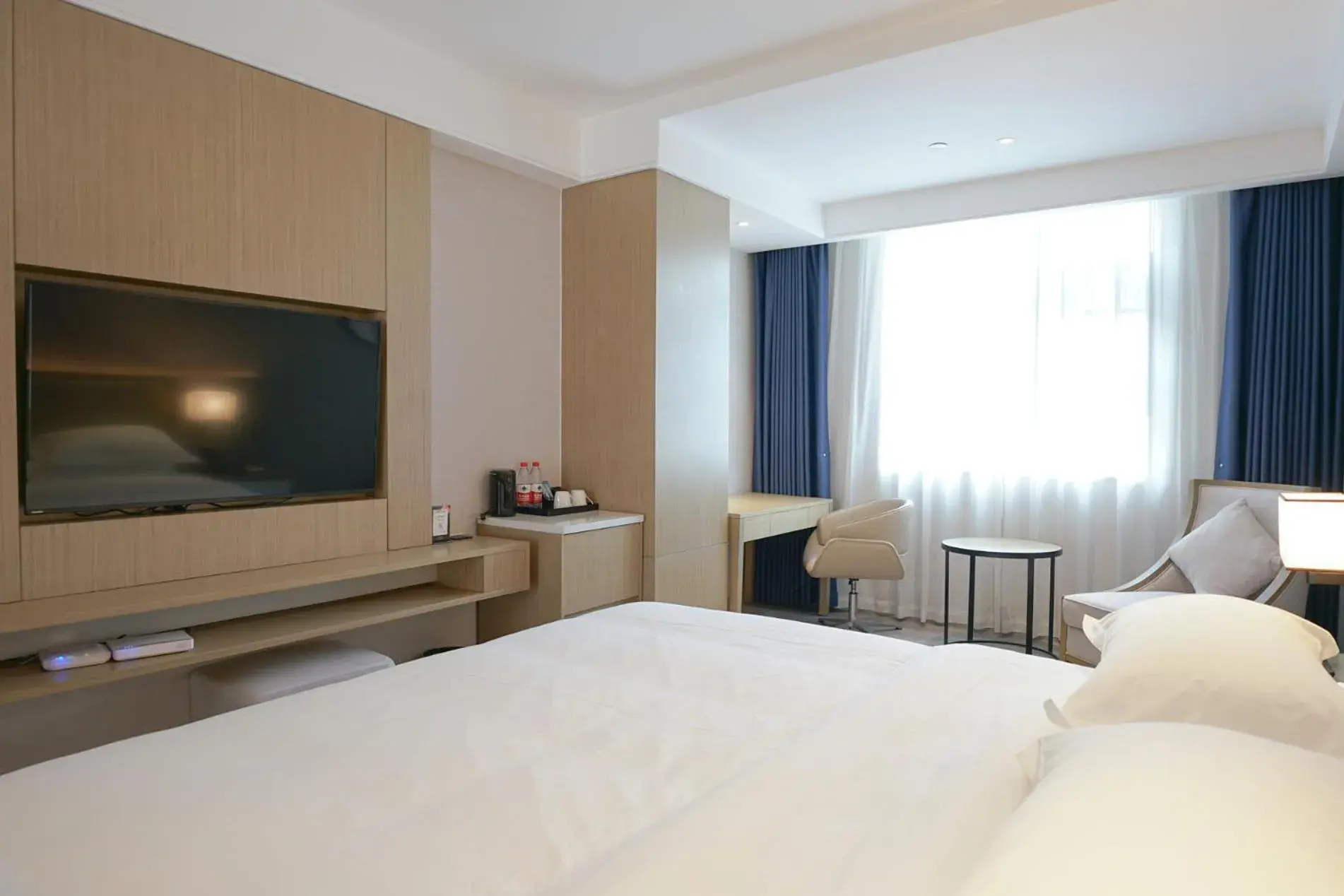 Superior King Room - single occupancy in Paco Hotel Guangzhou North Railway Station Superior King Room - single occupancy in Paco Hotel Guangzhou North Railway Station