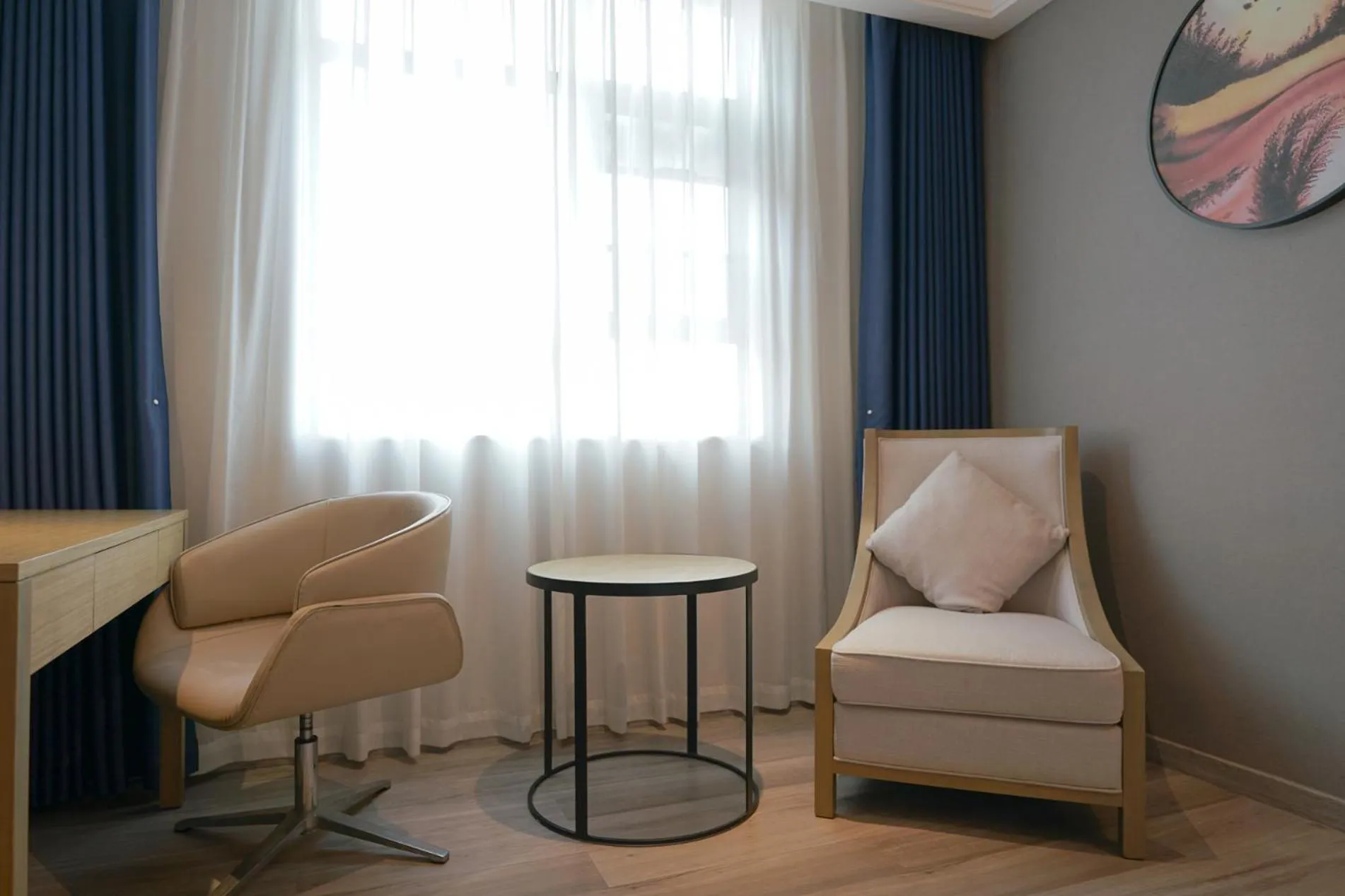 Seating area in Paco Hotel Guangzhou North Railway Station