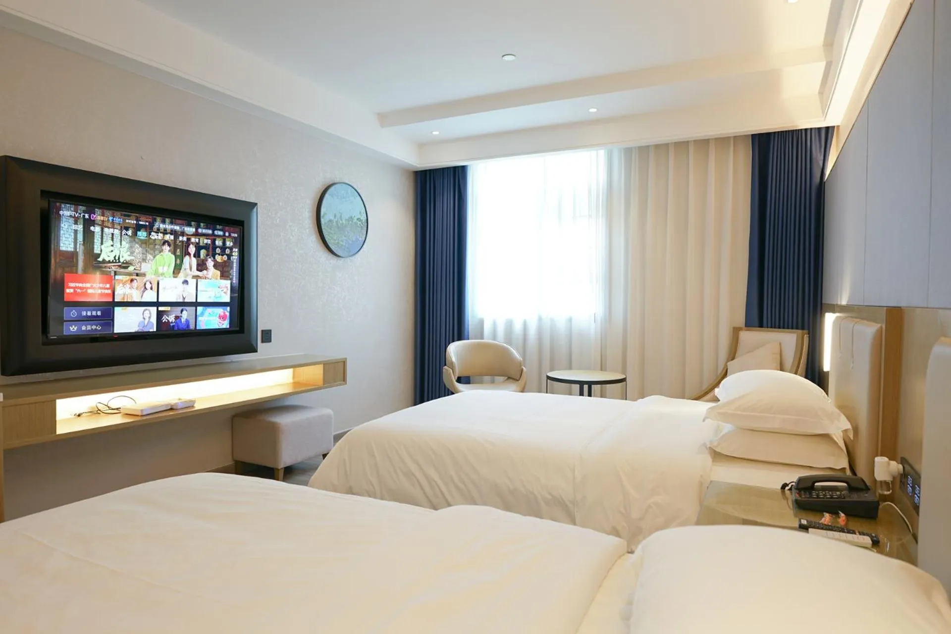 Bed in Paco Hotel Guangzhou North Railway Station