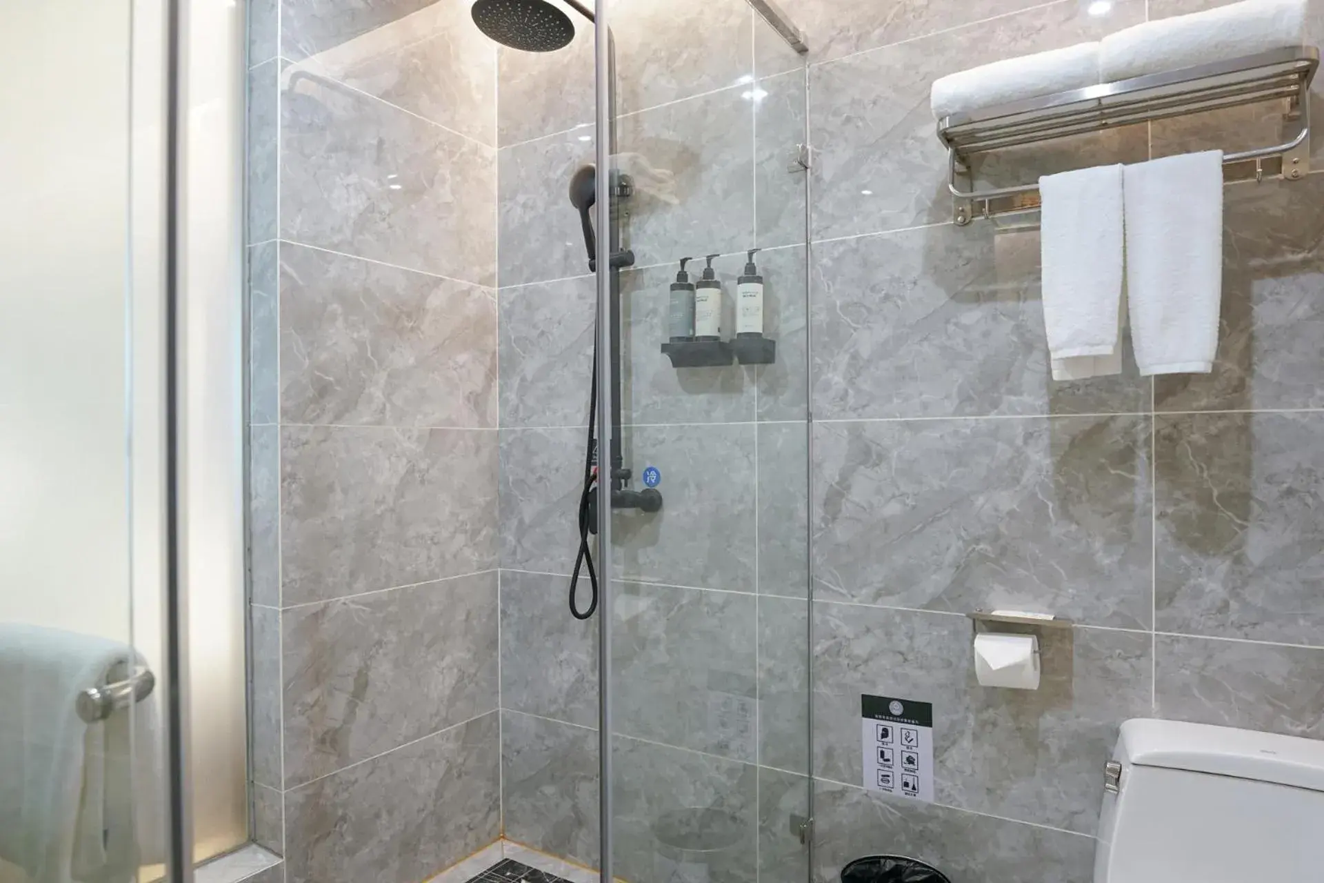 Superior Twin Room in Paco Hotel Guangzhou North Railway Station Superior Twin Room in Paco Hotel Guangzhou North Railway Station