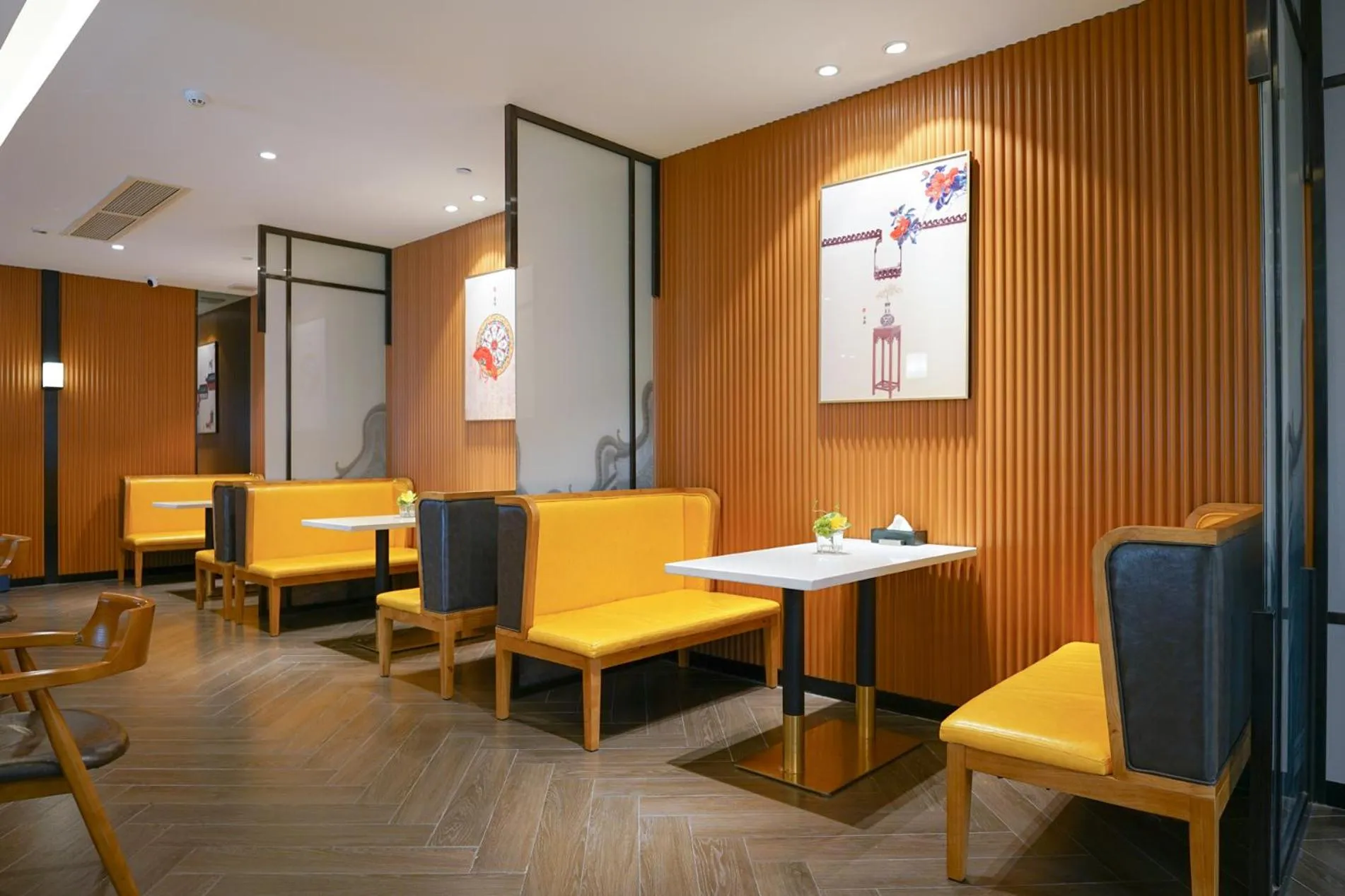 Restaurant/places to eat in Paco Hotel Guangzhou North Railway Station