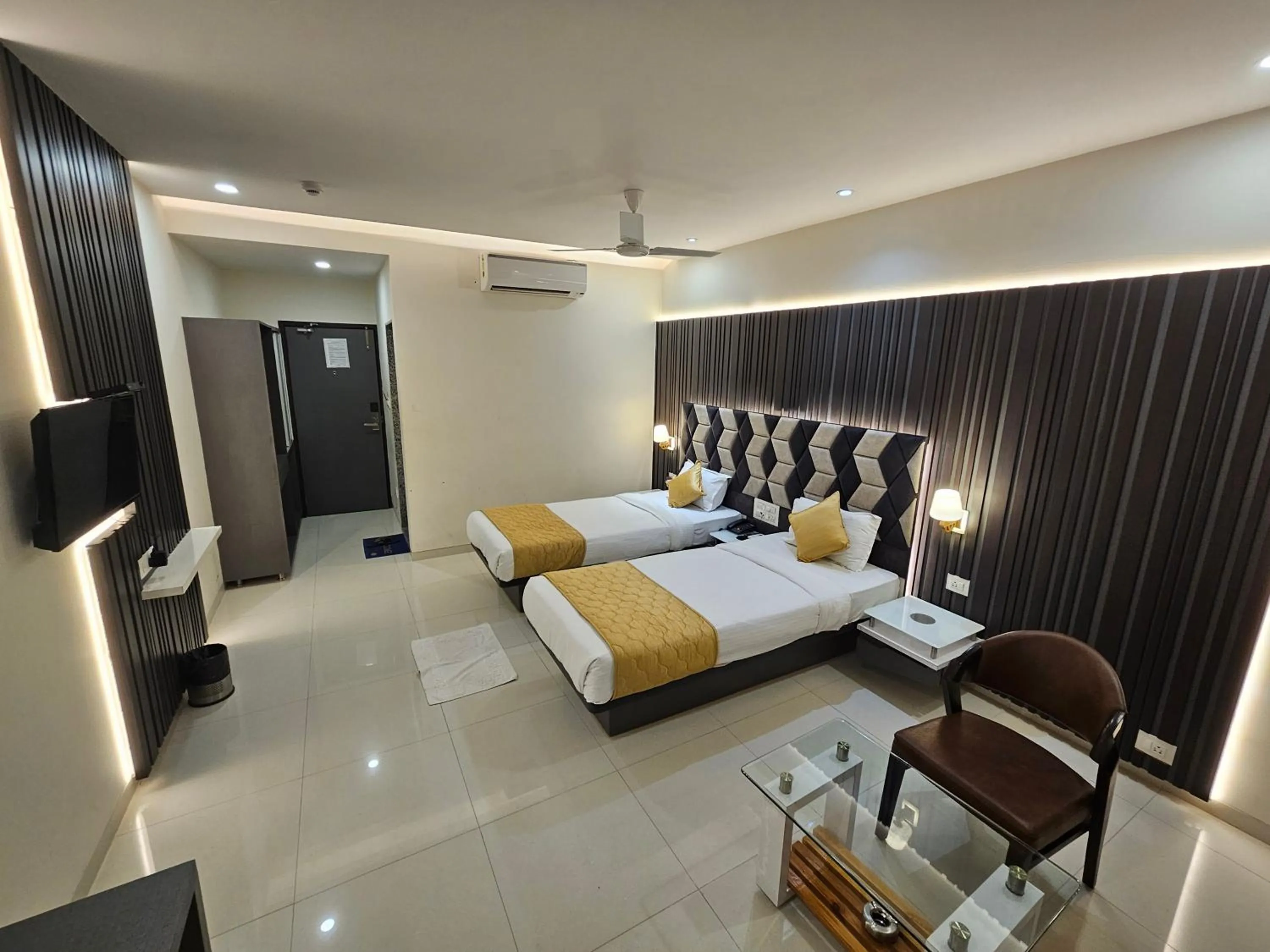 Bedroom, Bed in Hotel Grand Darshan Vadodara
