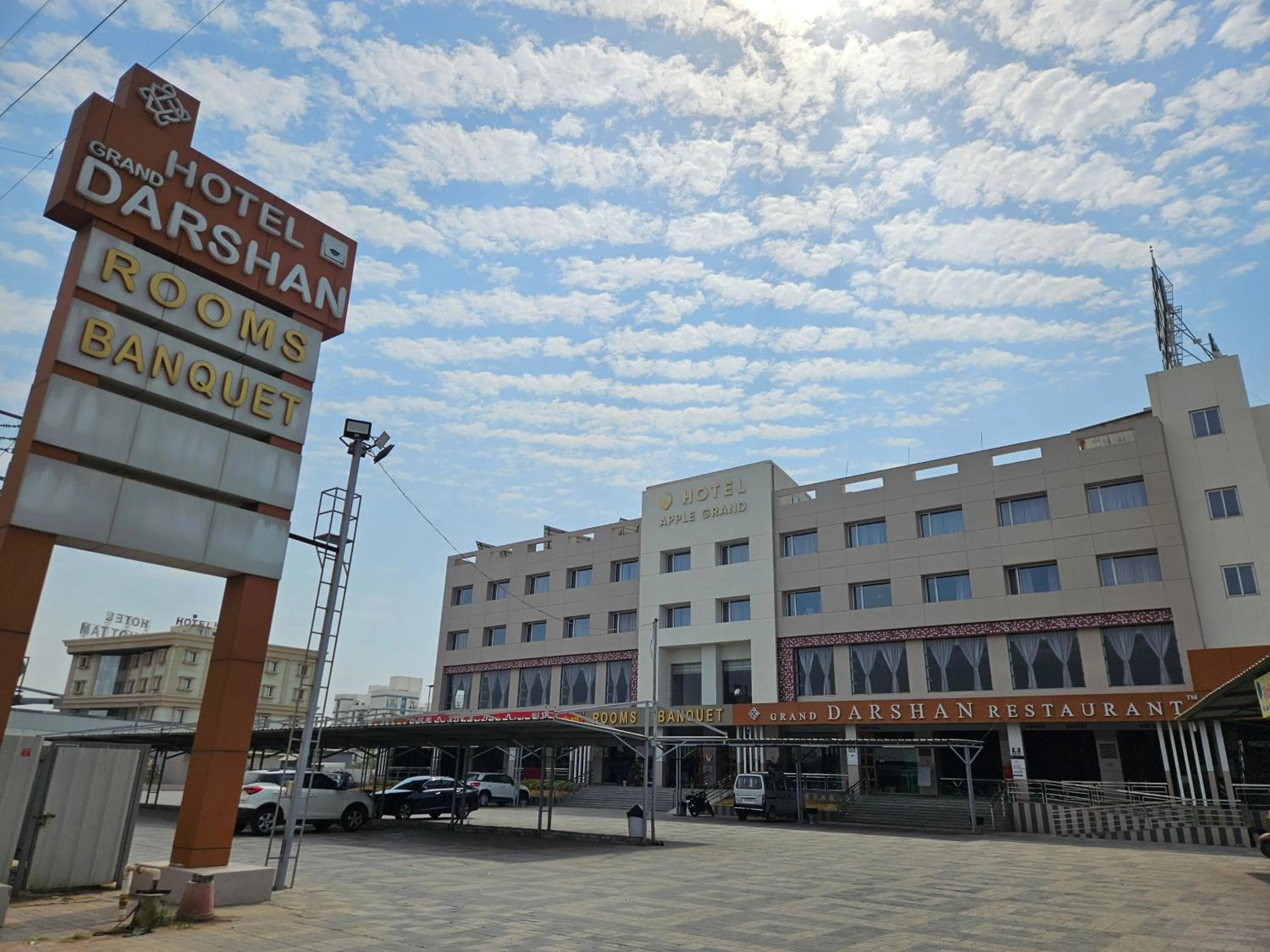 Property building in Hotel Grand Darshan Vadodara