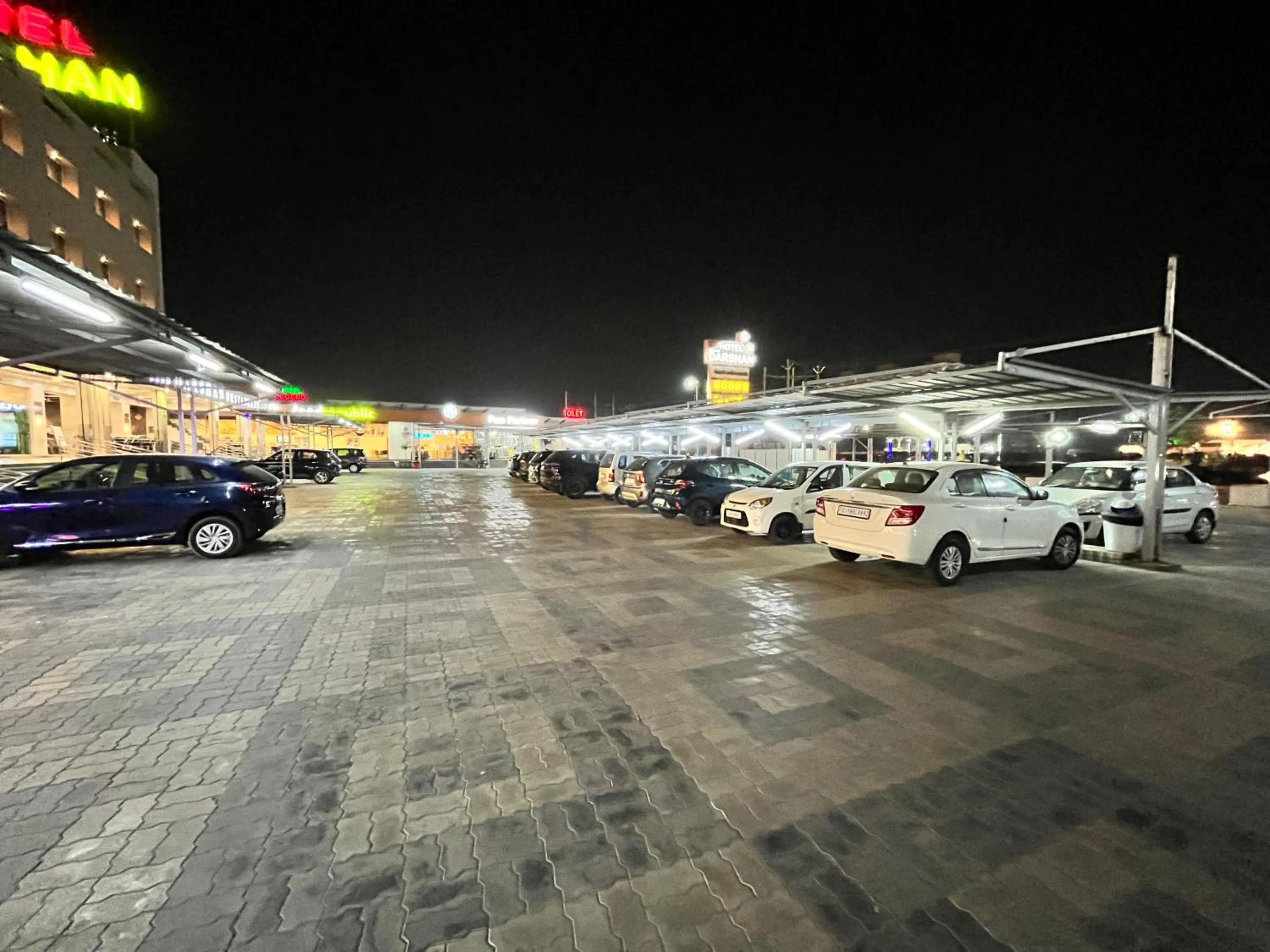 Parking in Hotel Grand Darshan Vadodara