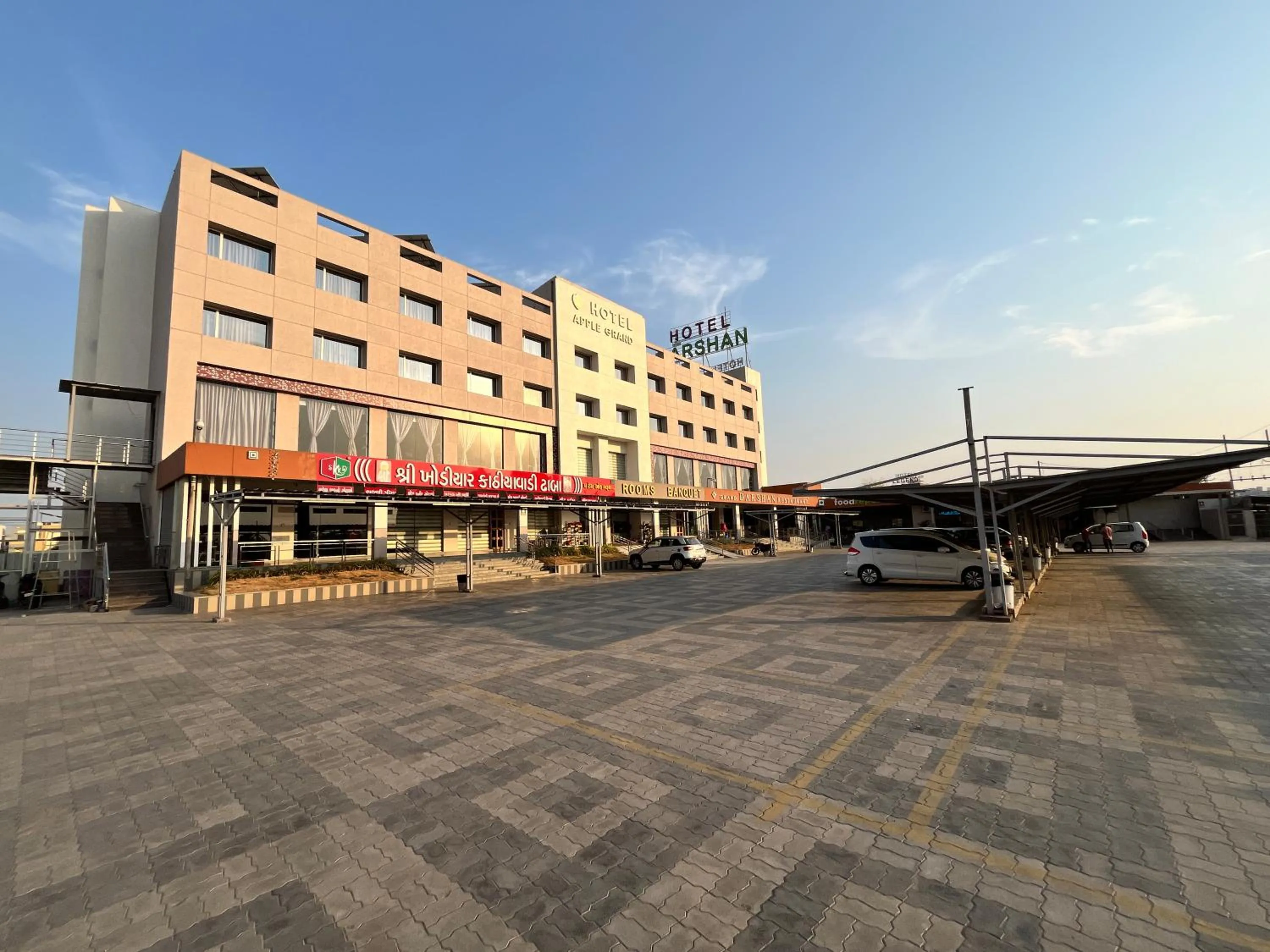 Property building in Hotel Grand Darshan Vadodara