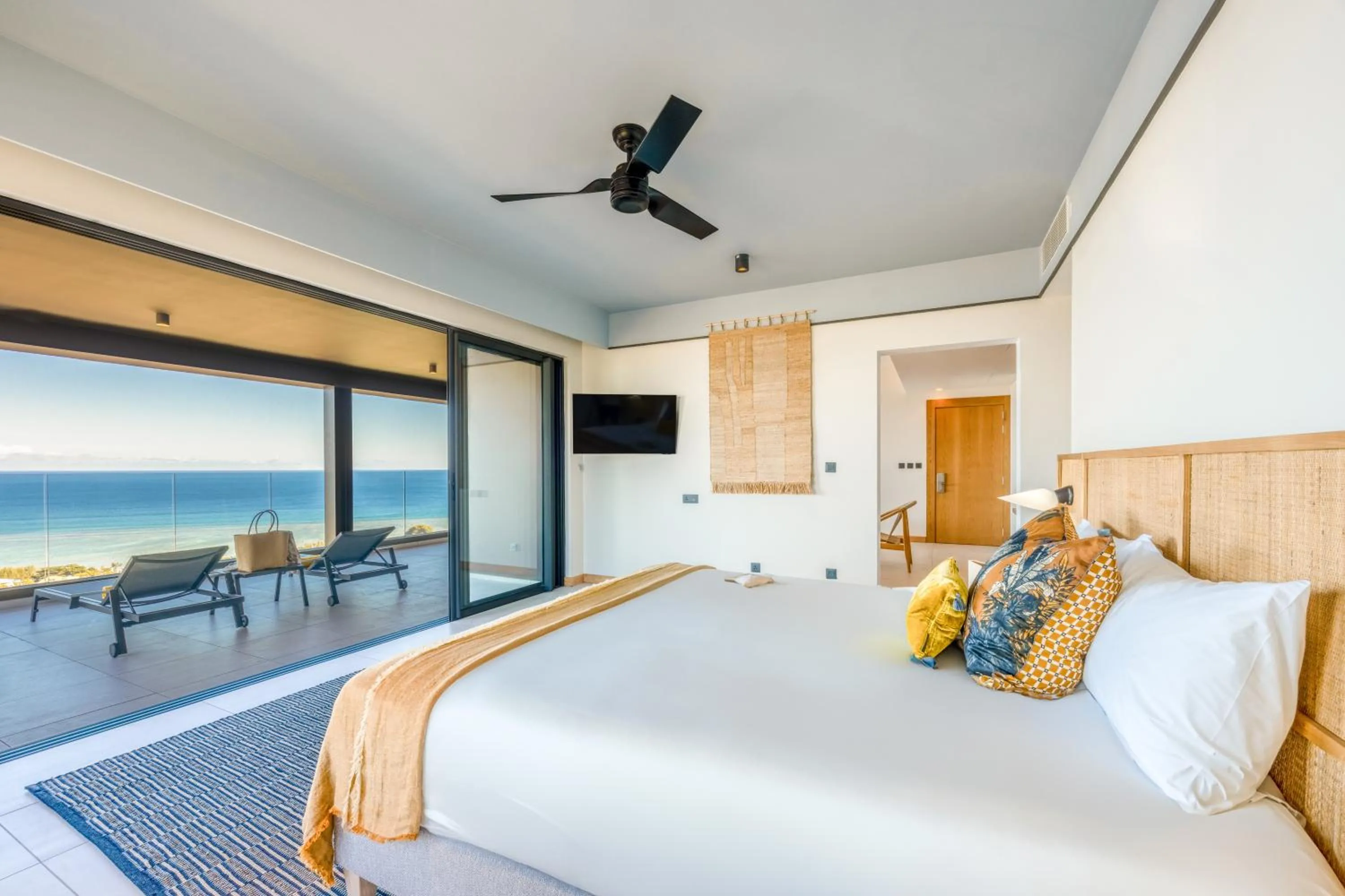 View (from property/room), Bed in Legend Hill Residences and Spa