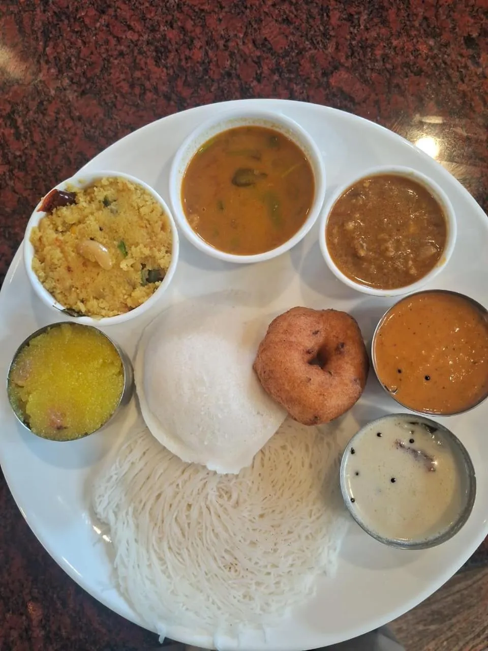 Restaurant/places to eat in Ramraj Resort