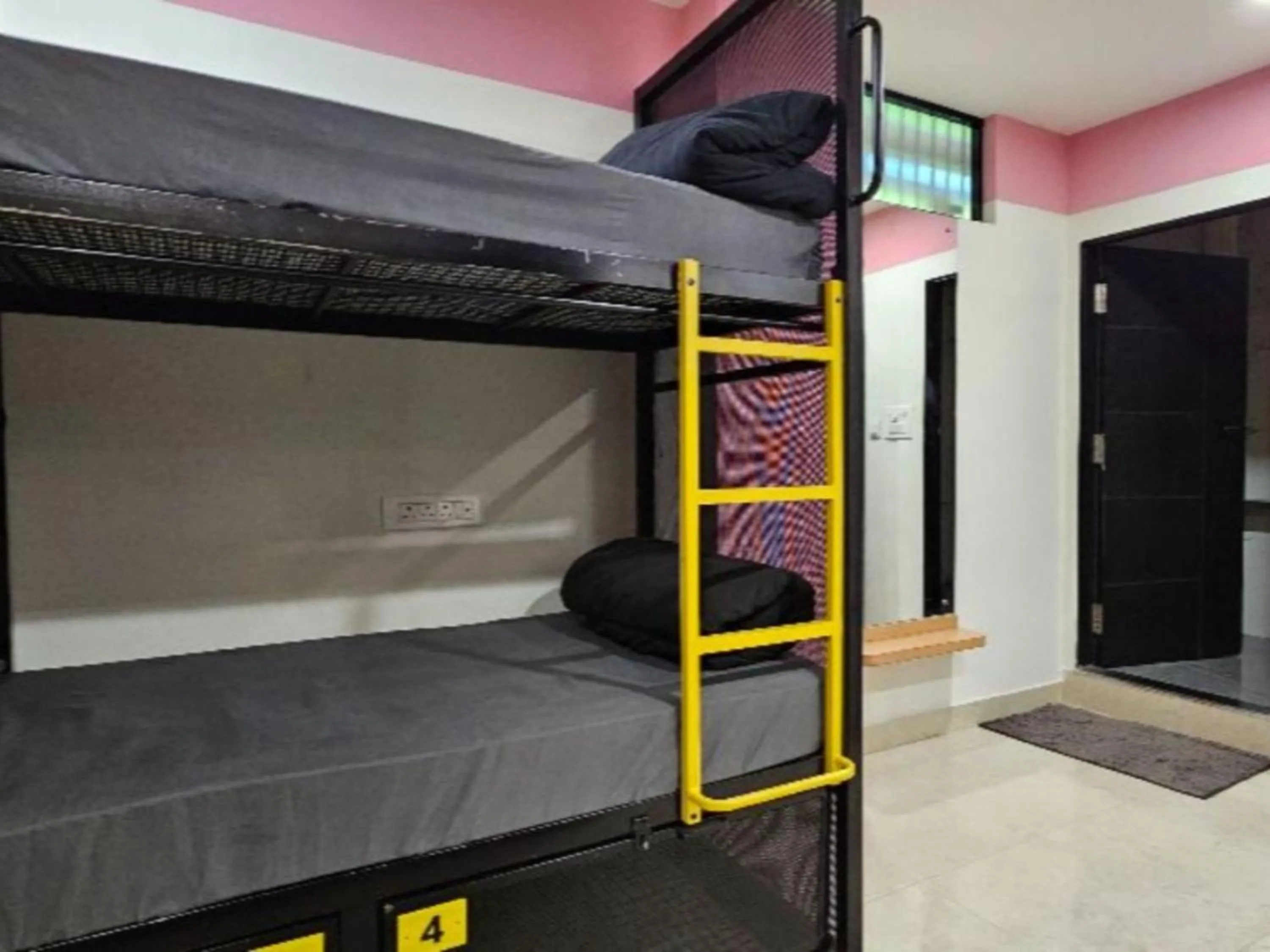 Bedroom, Bed in The Hosteller Jaipur, MI Road