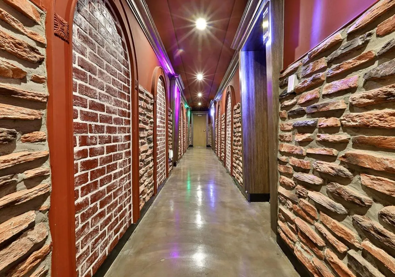 February Hotel Gimhae