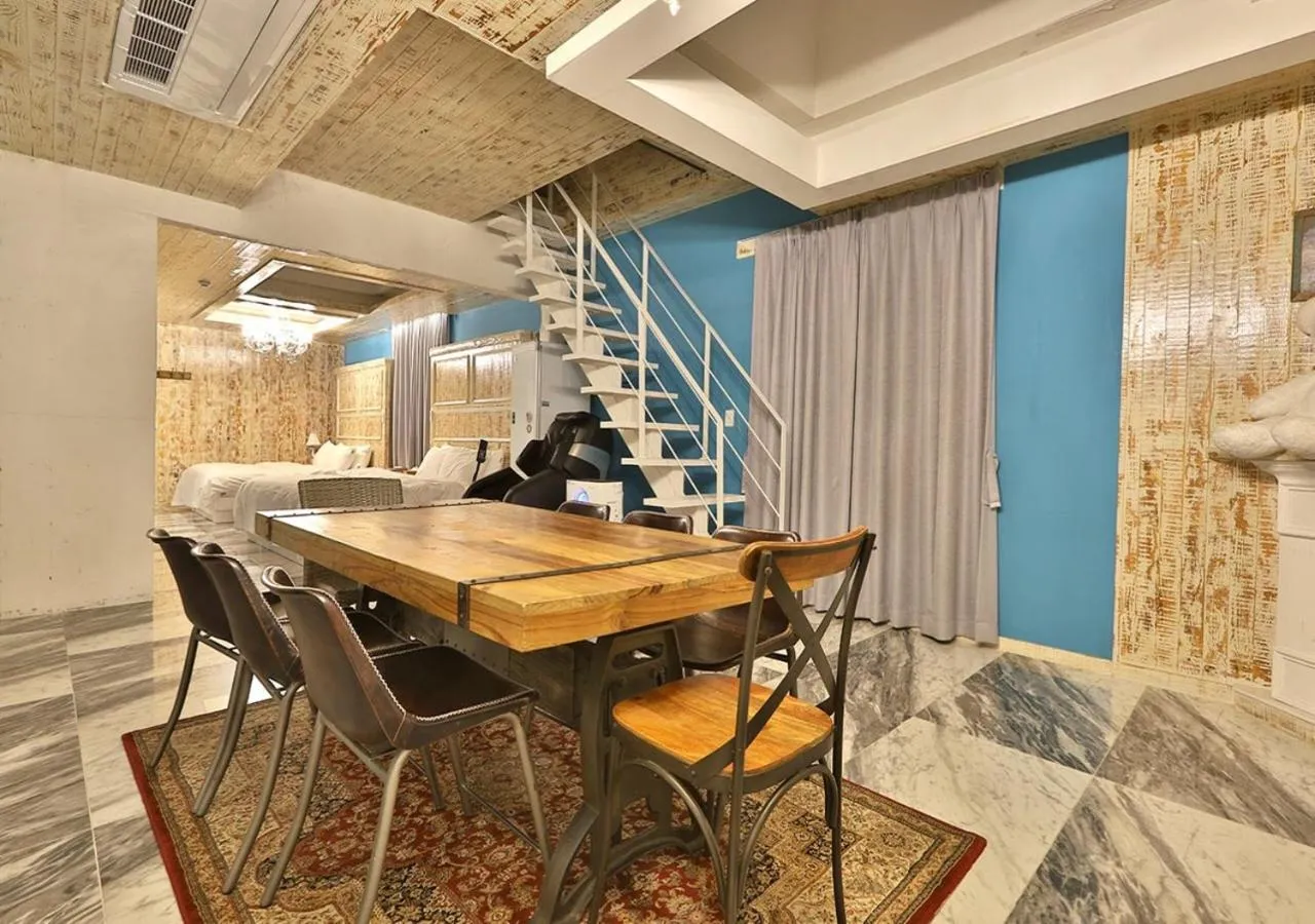 February Hotel Gimhae