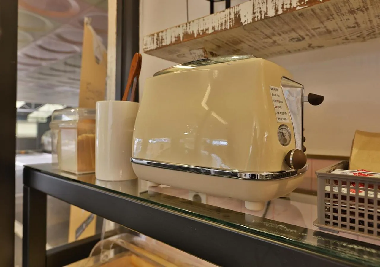 February Hotel Gimhae