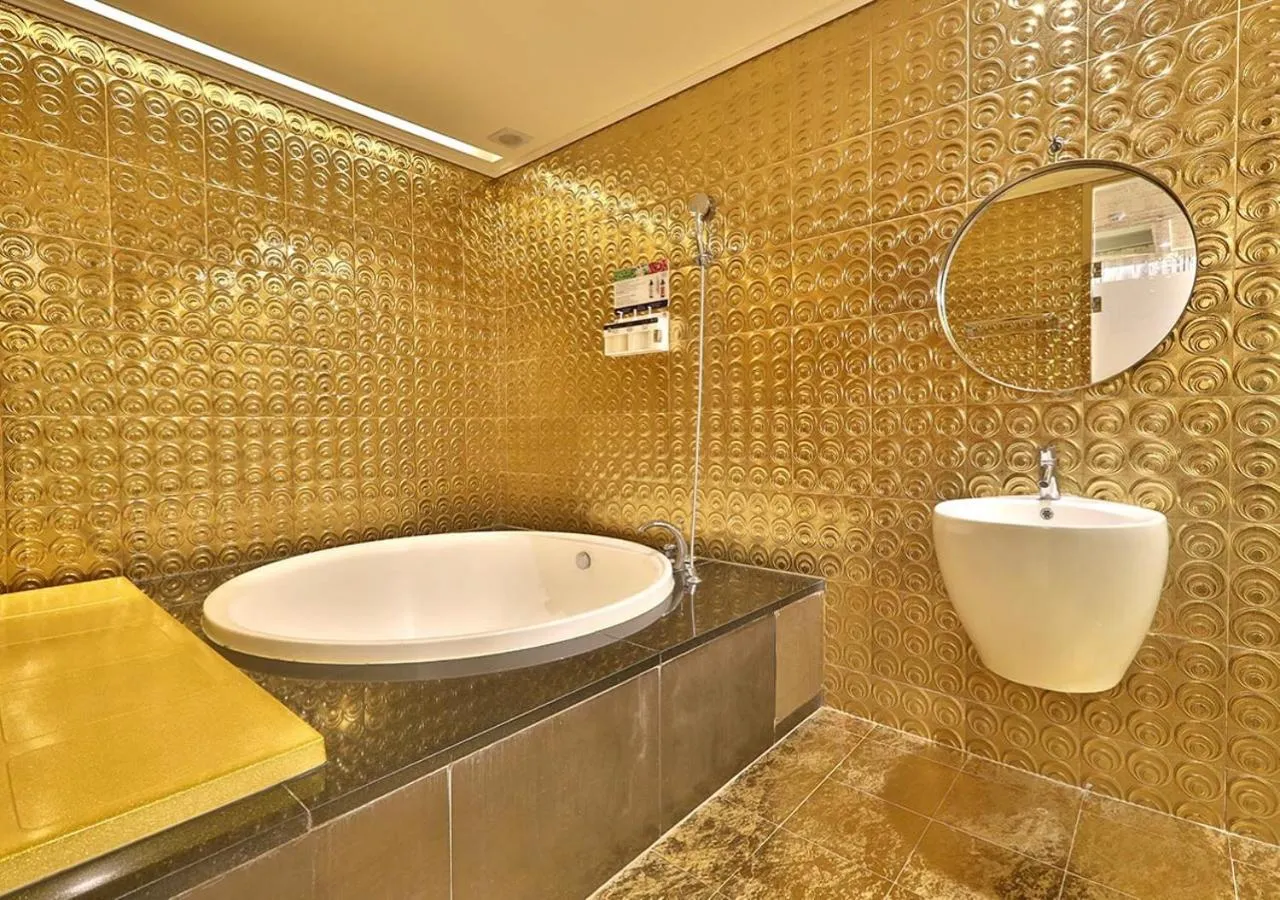 Bathroom in February Hotel Gimhae