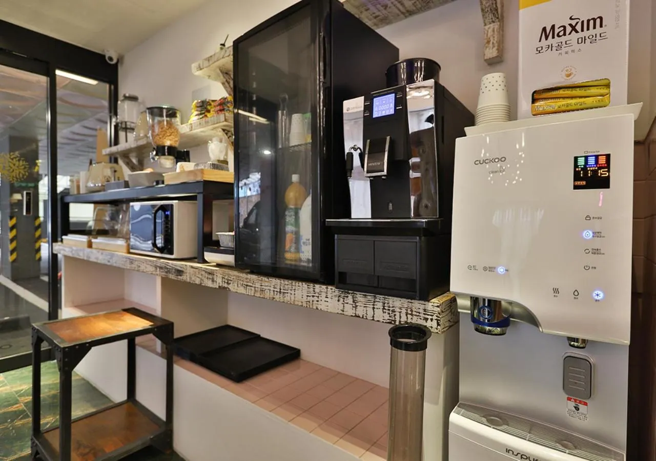 February Hotel Gimhae