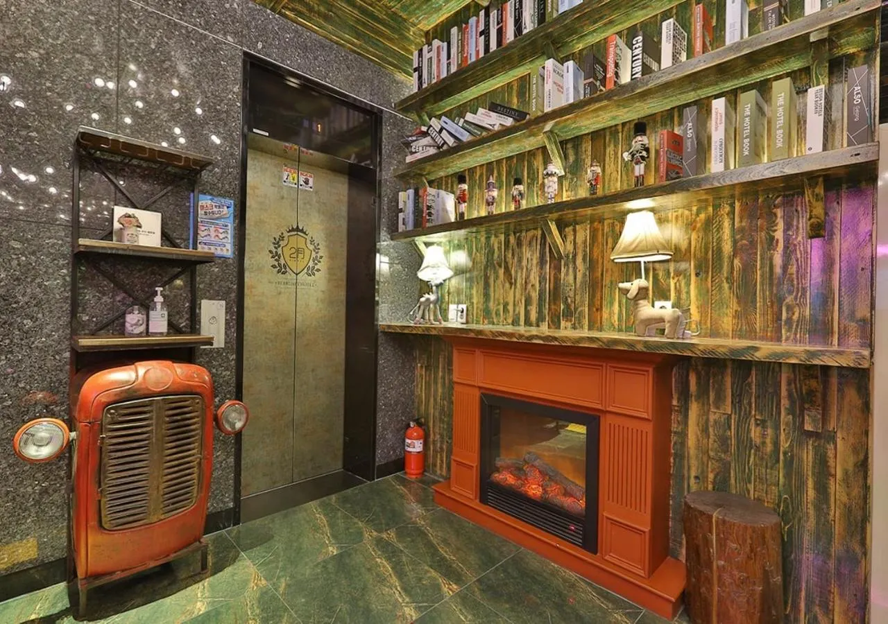 February Hotel Gimhae