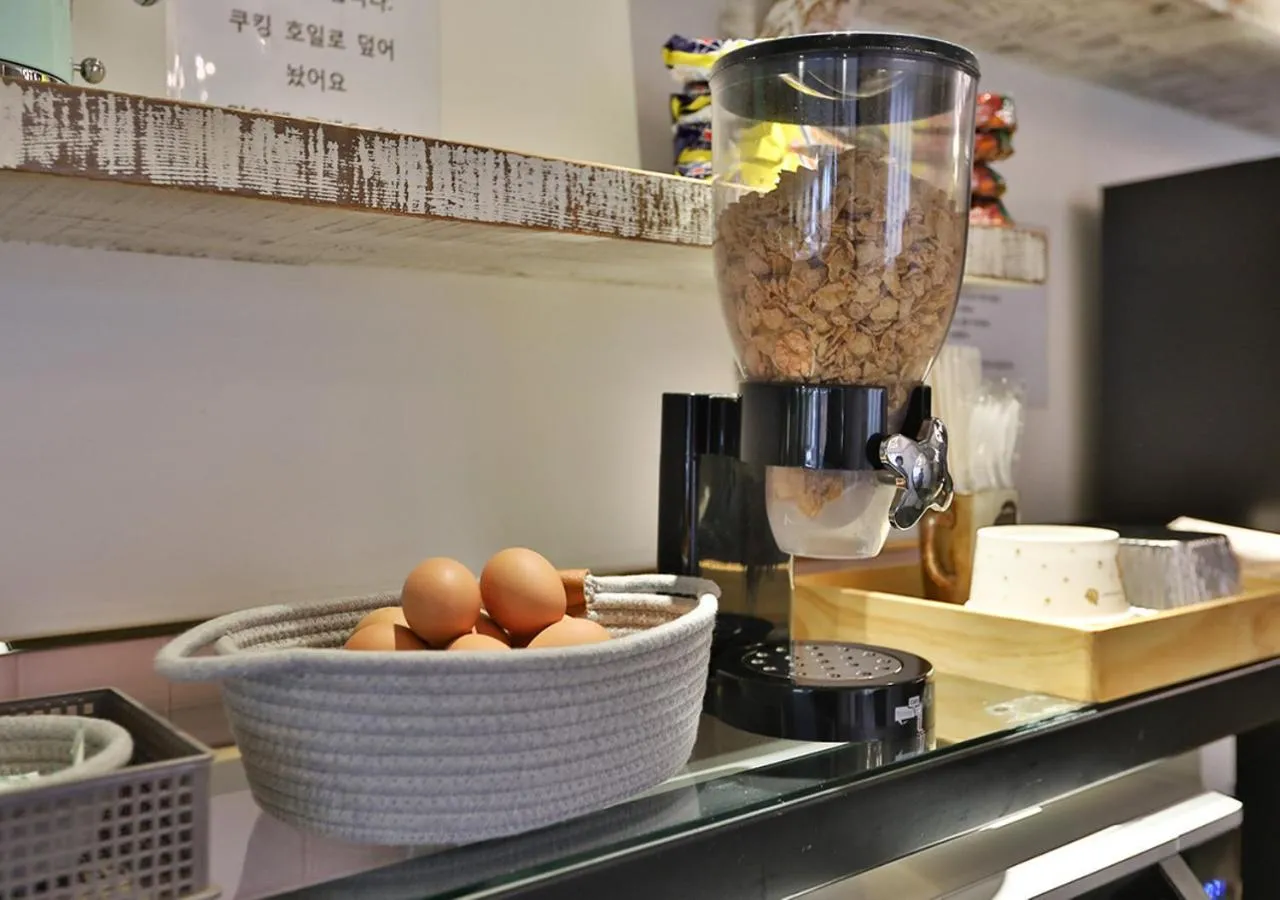 February Hotel Gimhae