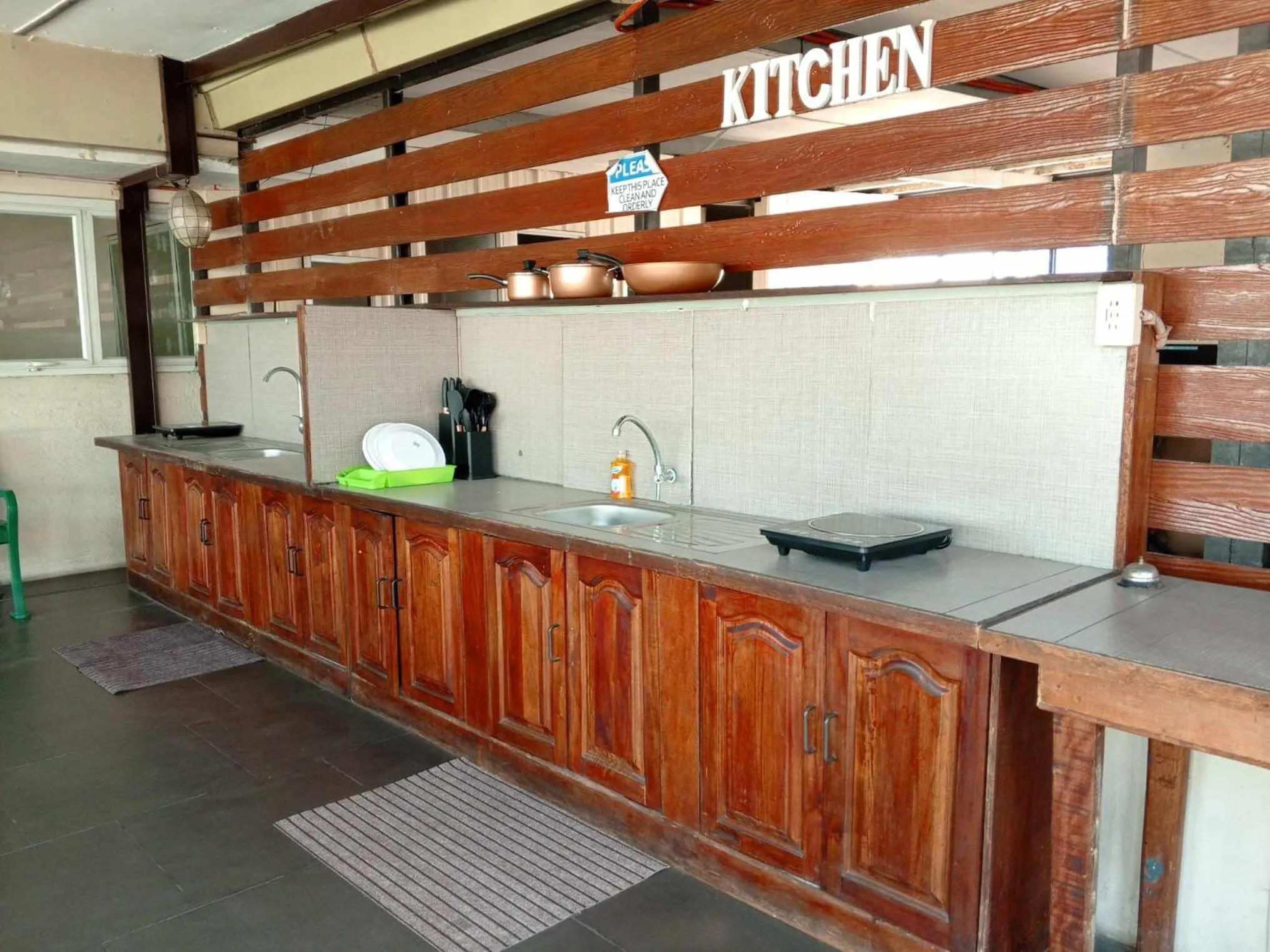 Kitchen or kitchenette in Regina Hometel