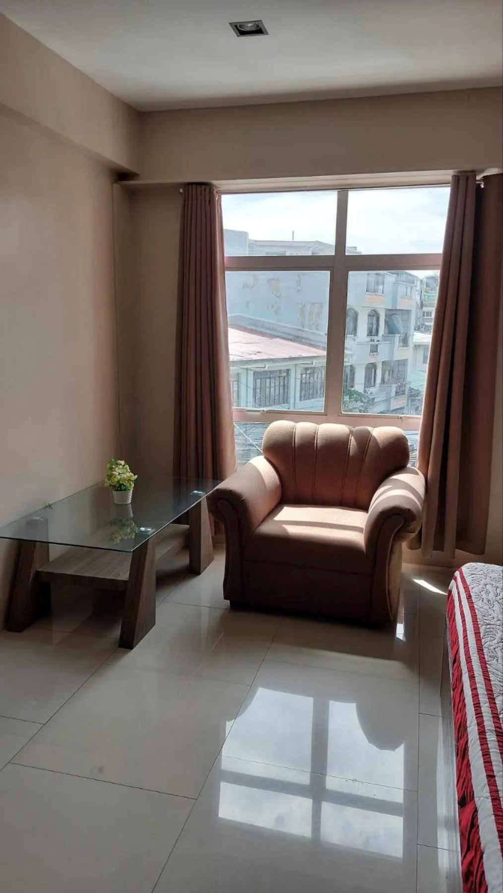 Seating area in Regina Hometel