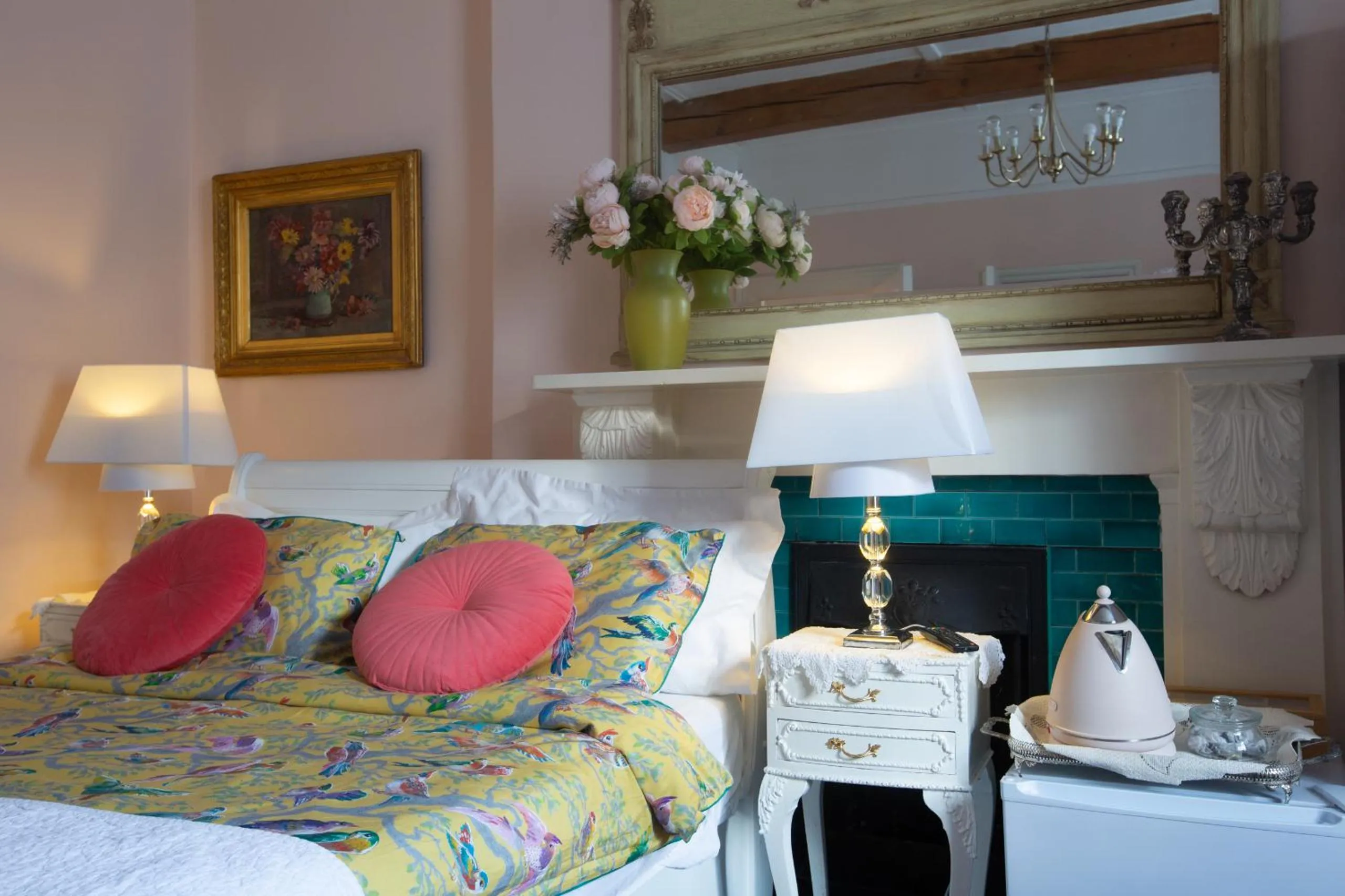 Bed in Dawson Place, Juliette's Bed and Breakfast