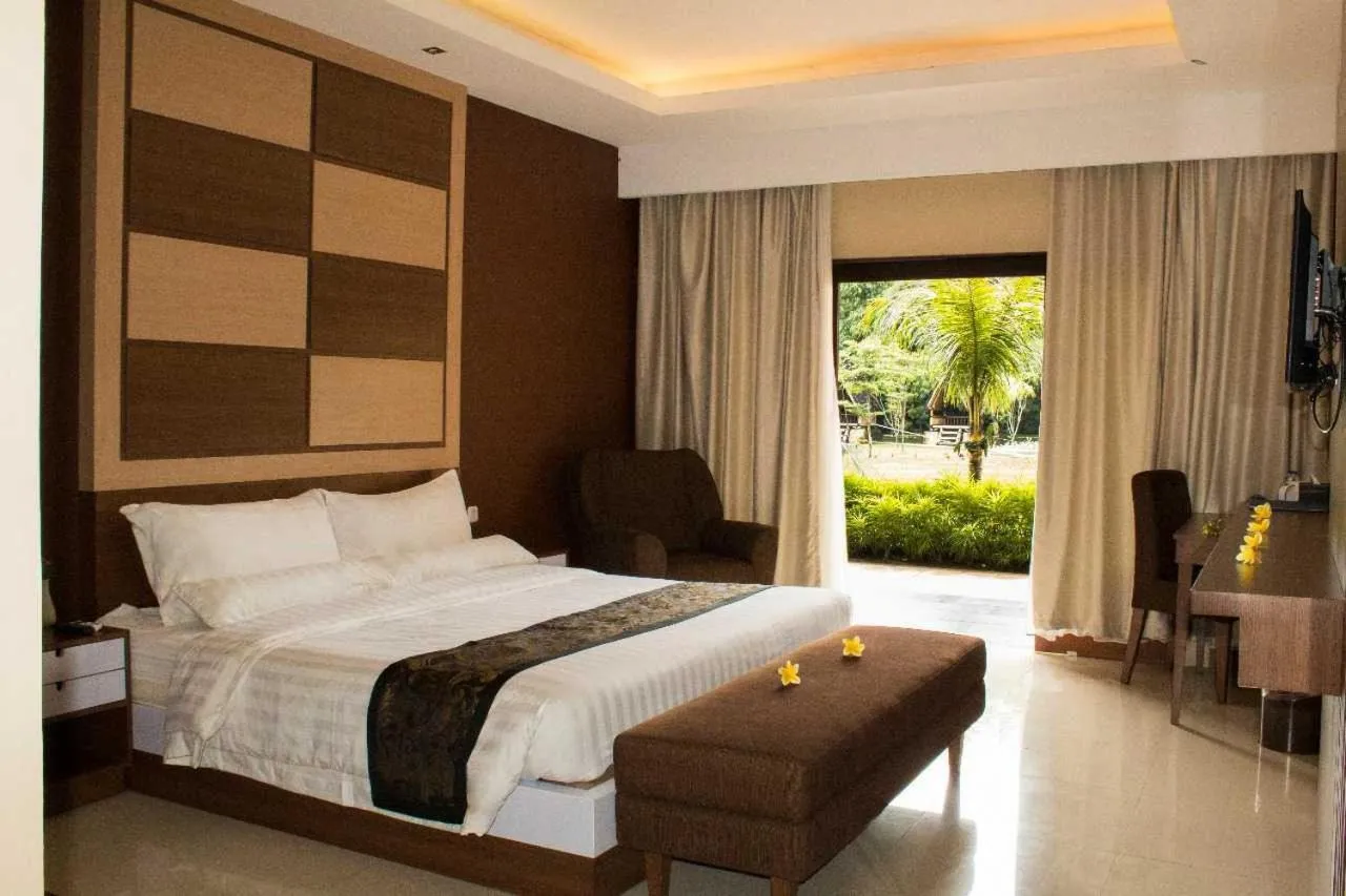 Bed in Grand Mulya Hotel Bogor