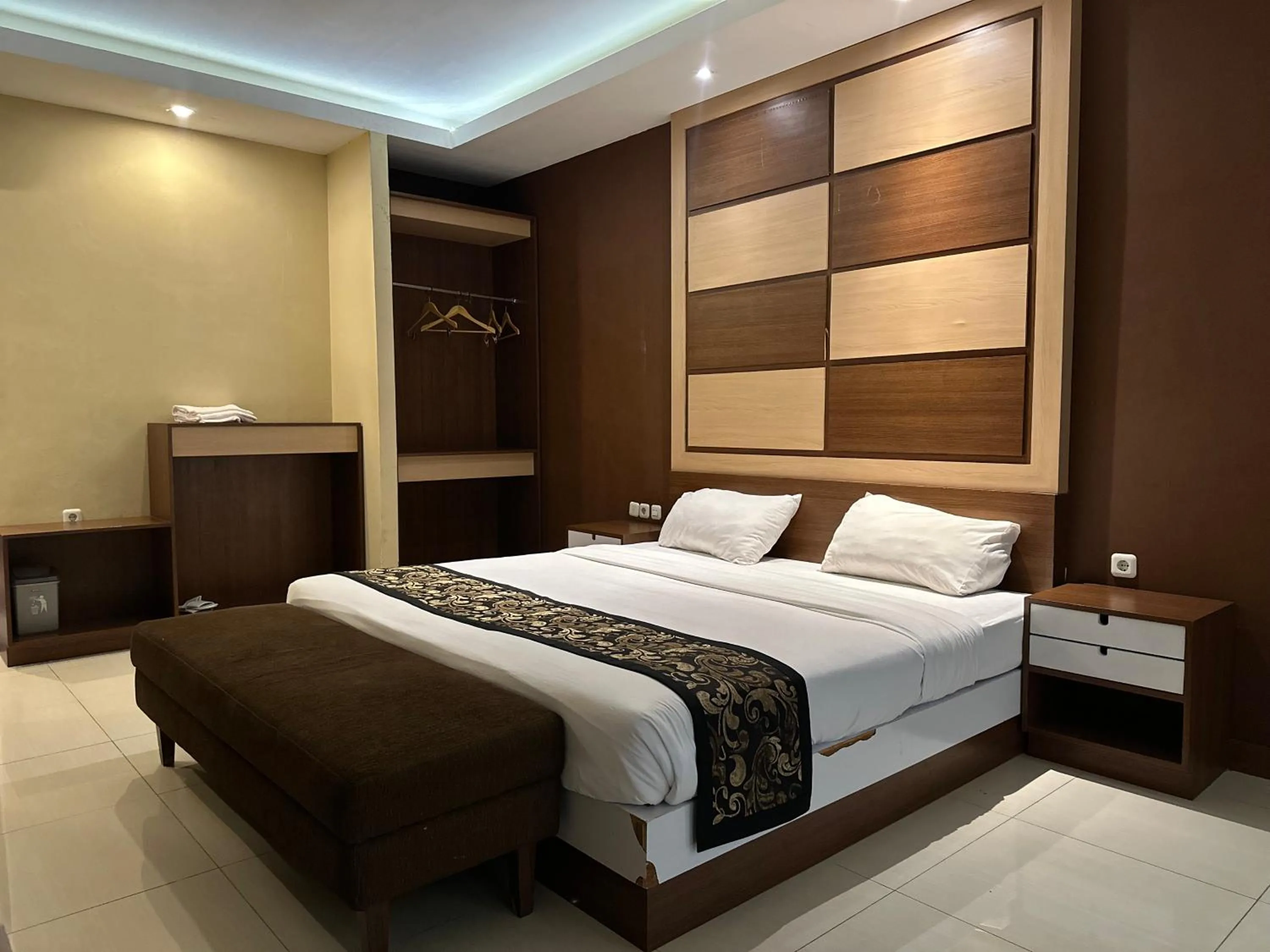 Bed in Grand Mulya Hotel Bogor