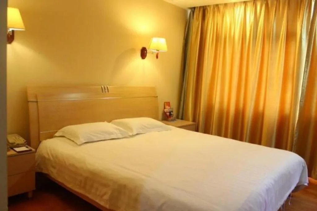 Bed in Yue Lai Yue Hotel